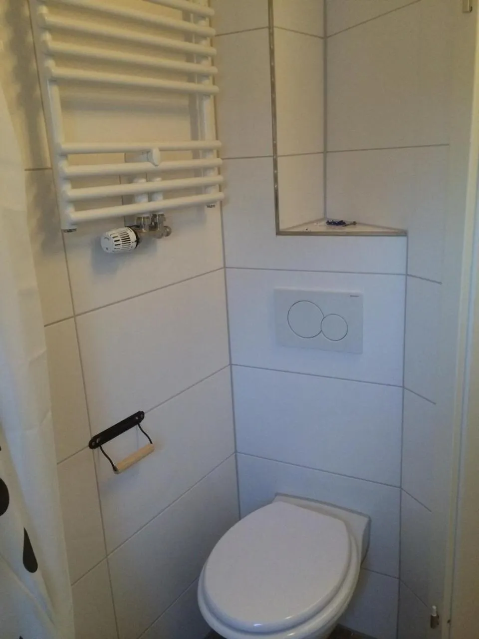 Toilet in Hotel Engel