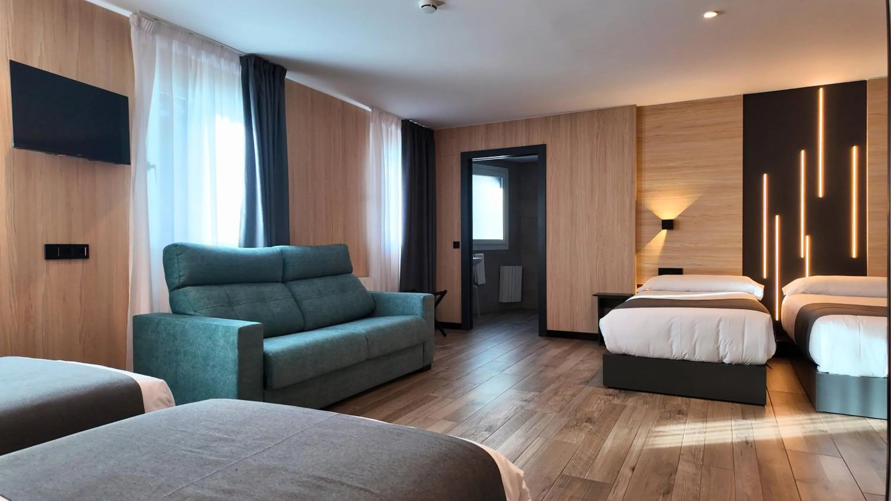 Bedroom, Bed in Hotel Focus