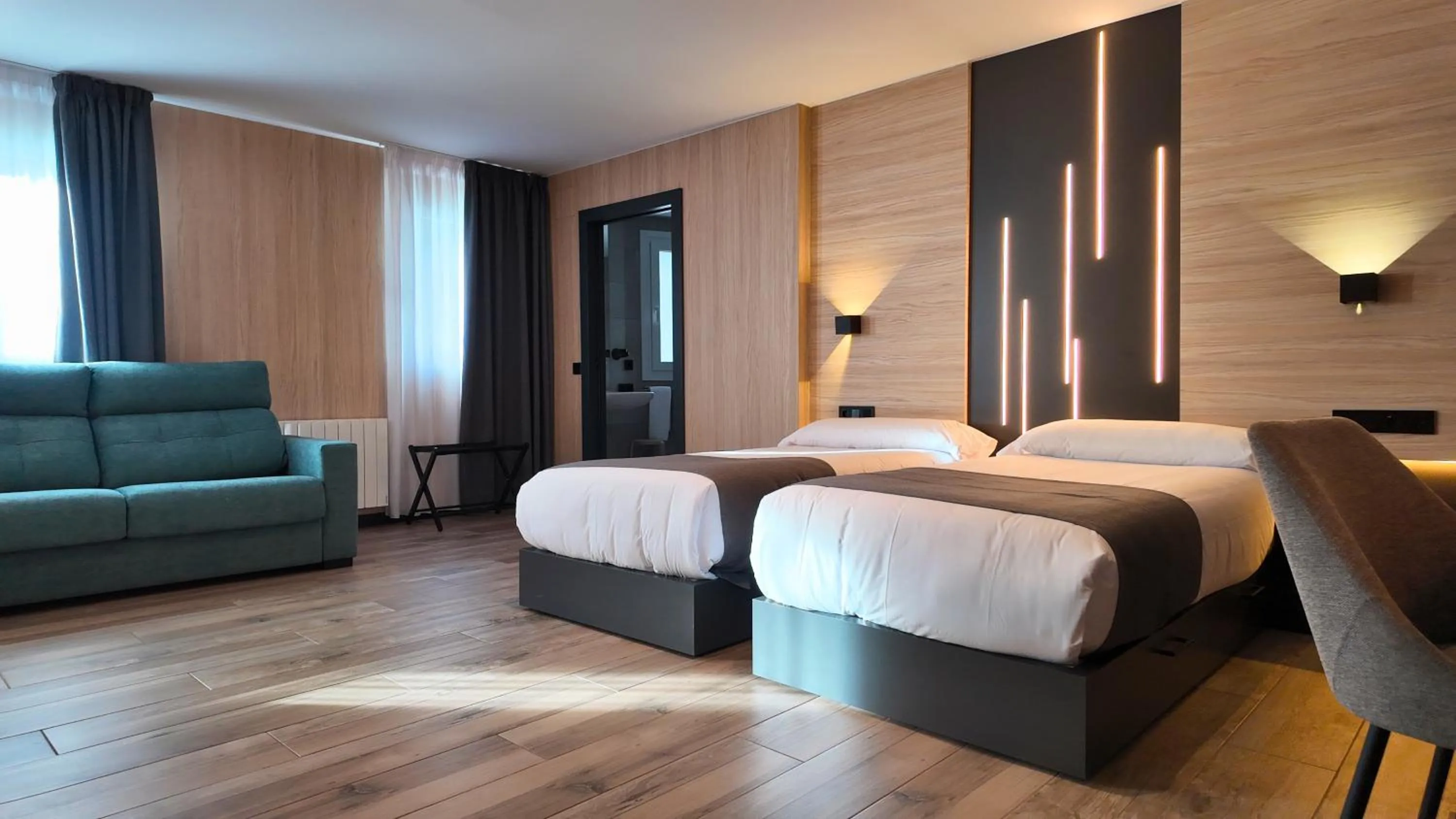 Bedroom, Bed in Hotel Focus