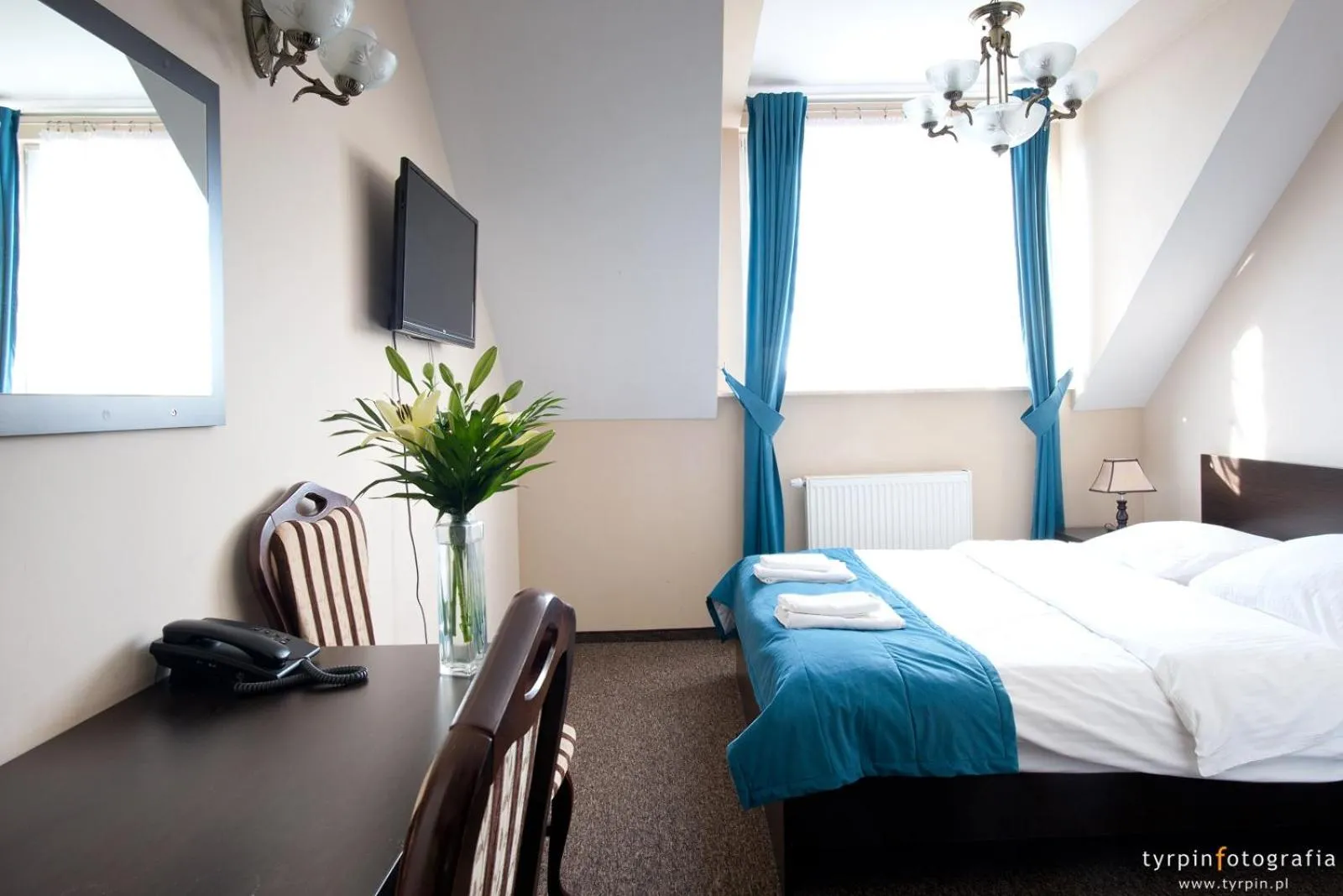 Bed in Hotel Millenium