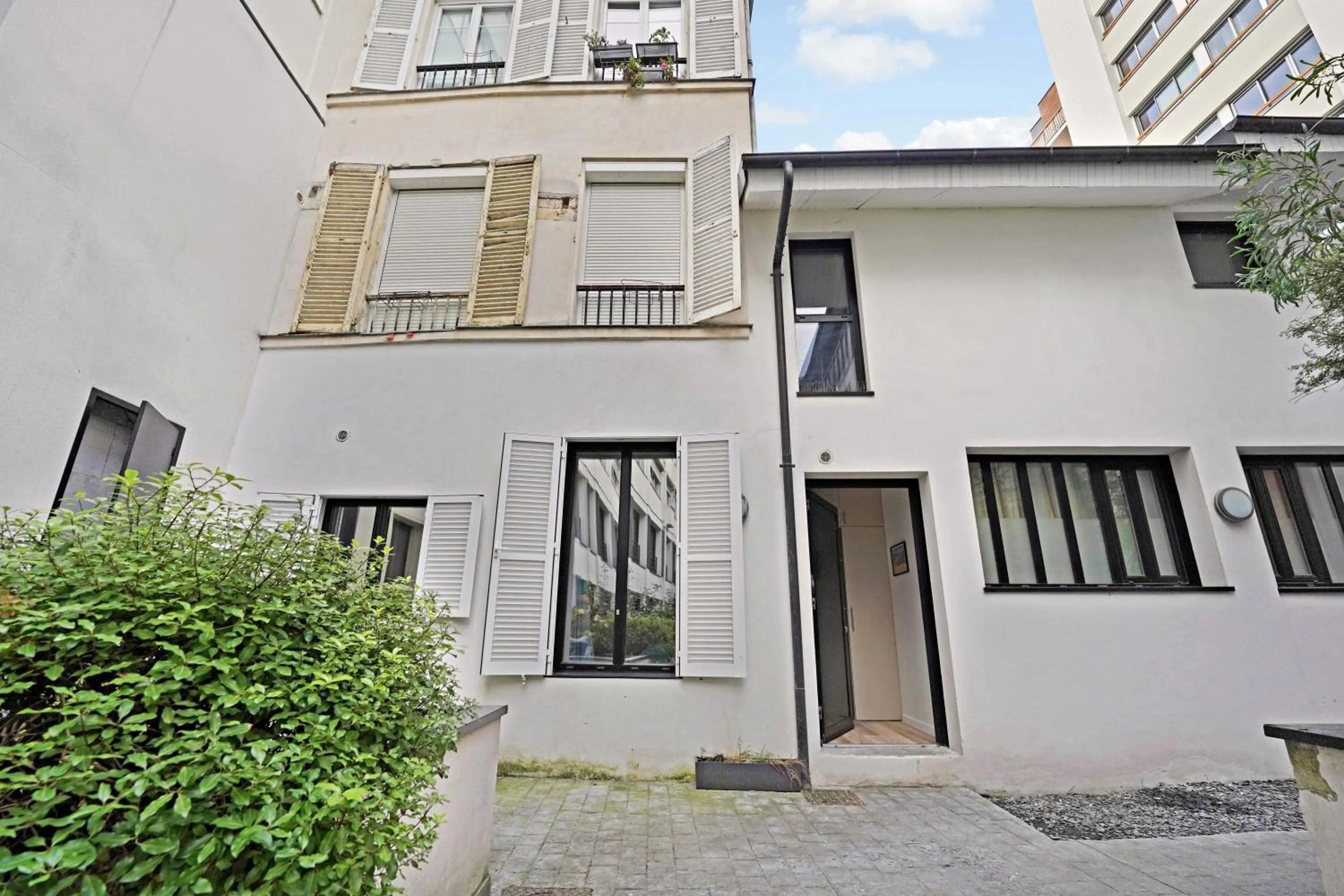 Property building in Classy studio - Marais Bastille