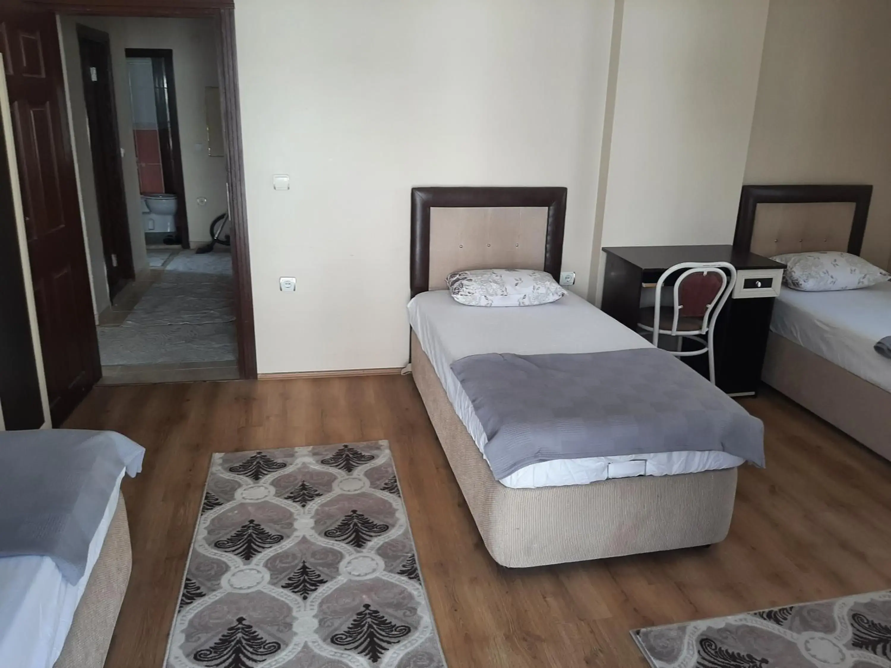 Apartment with Balcony in Menekşe Apart 1 Apartment with Balcony in Menekşe Apart 1