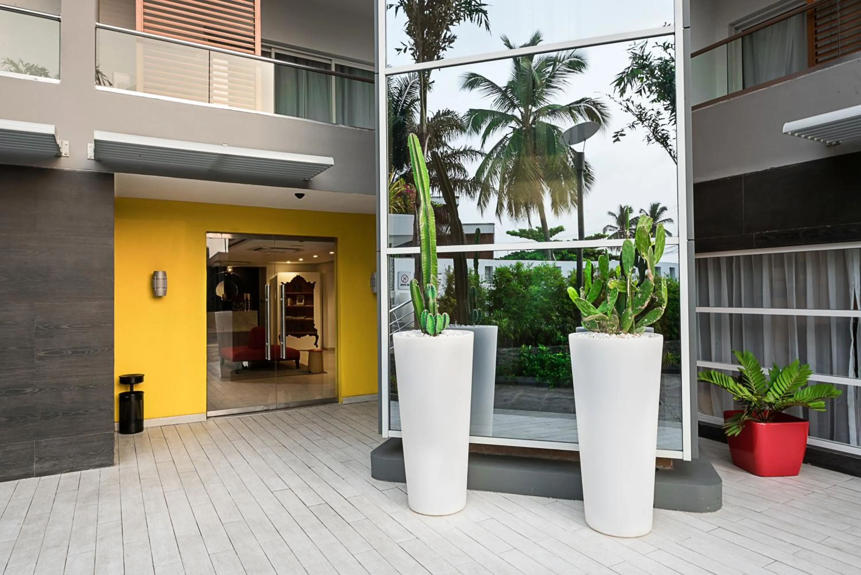 Facade/entrance in Maison Fahrenheit