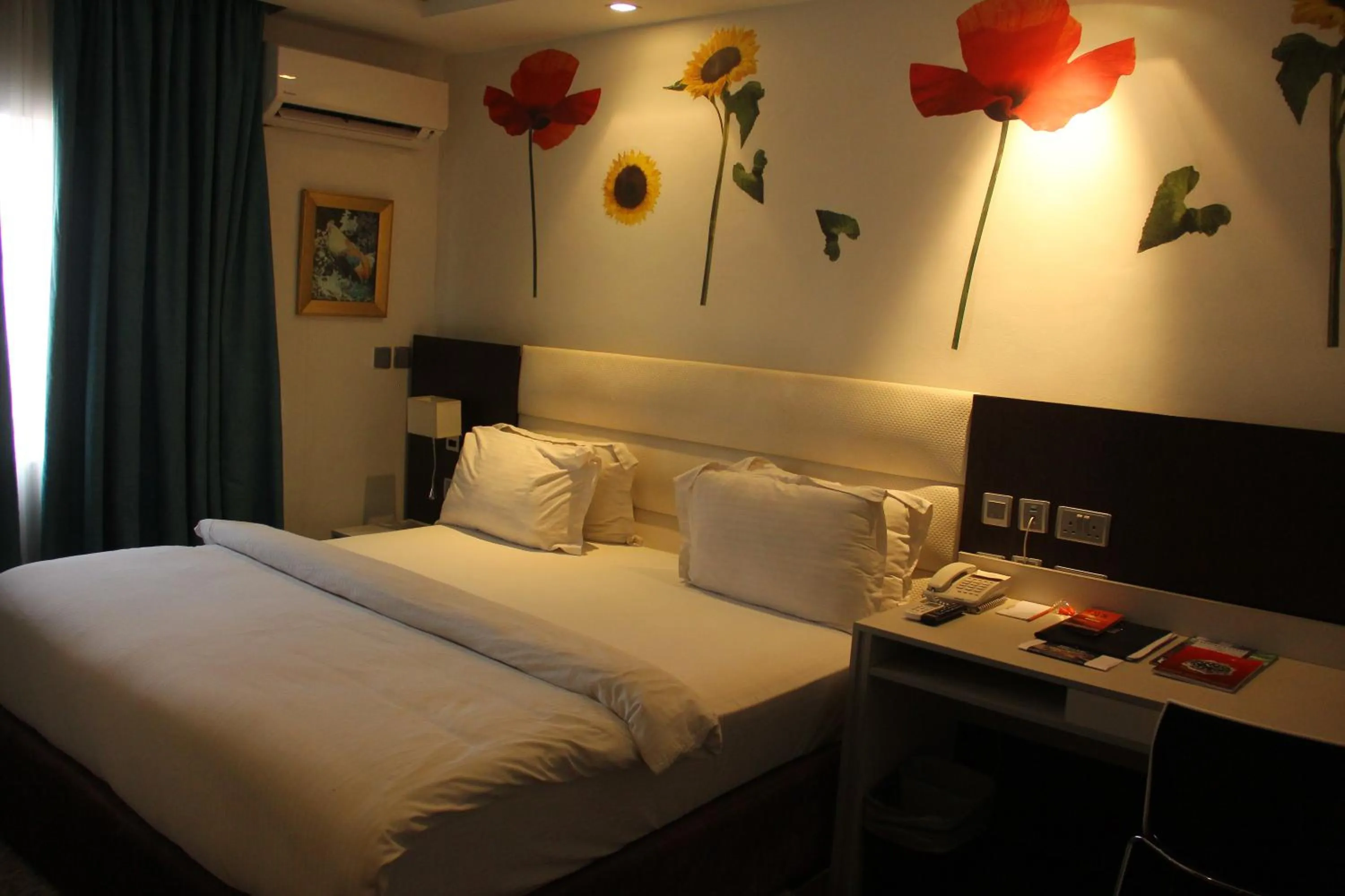 Night, Bed in Maison Fahrenheit