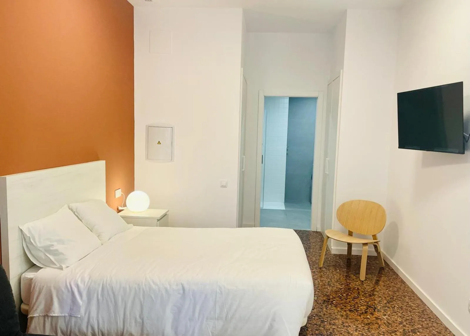 Photo of the whole room, Bed in Apartahotel Espai Verd Benimaclet