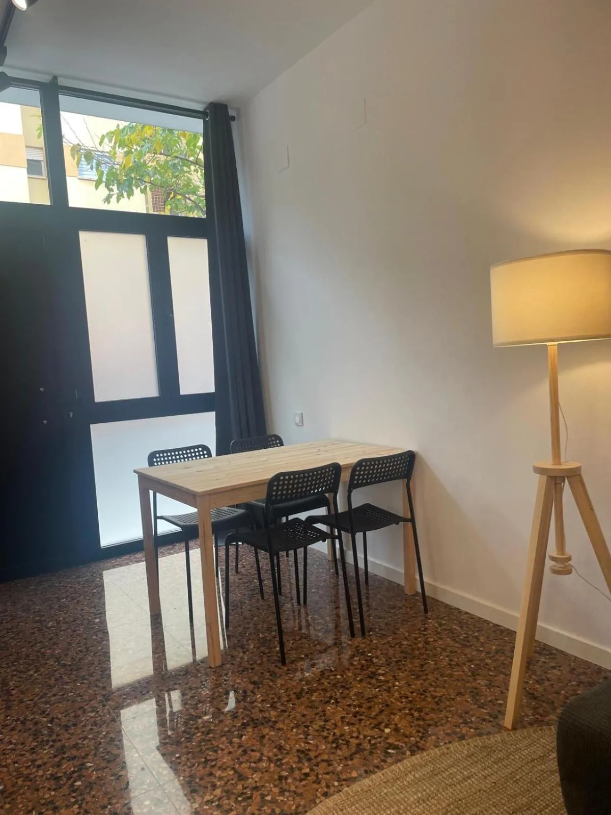Dining area in Apartahotel Espai Verd Benimaclet