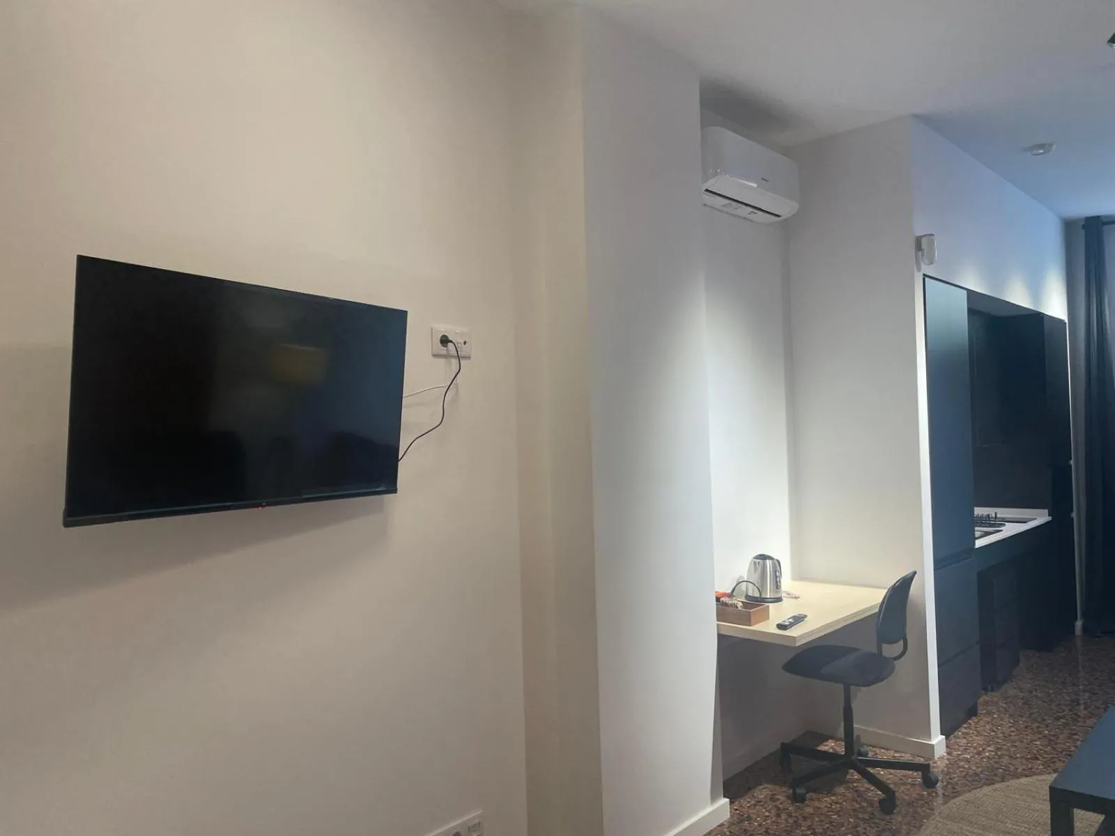 TV and multimedia in Apartahotel Espai Verd Benimaclet