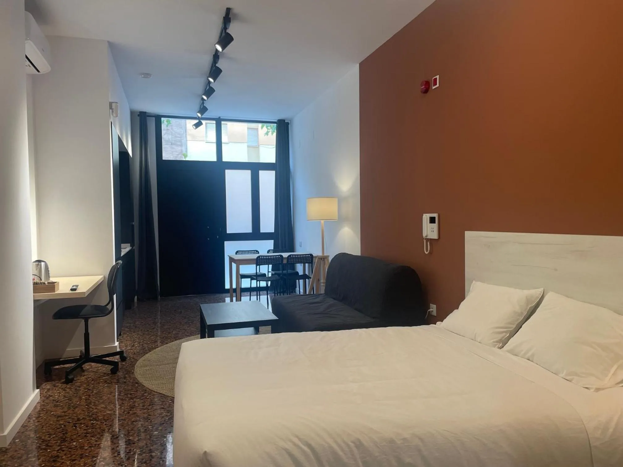 Bed in Apartahotel Espai Verd Benimaclet