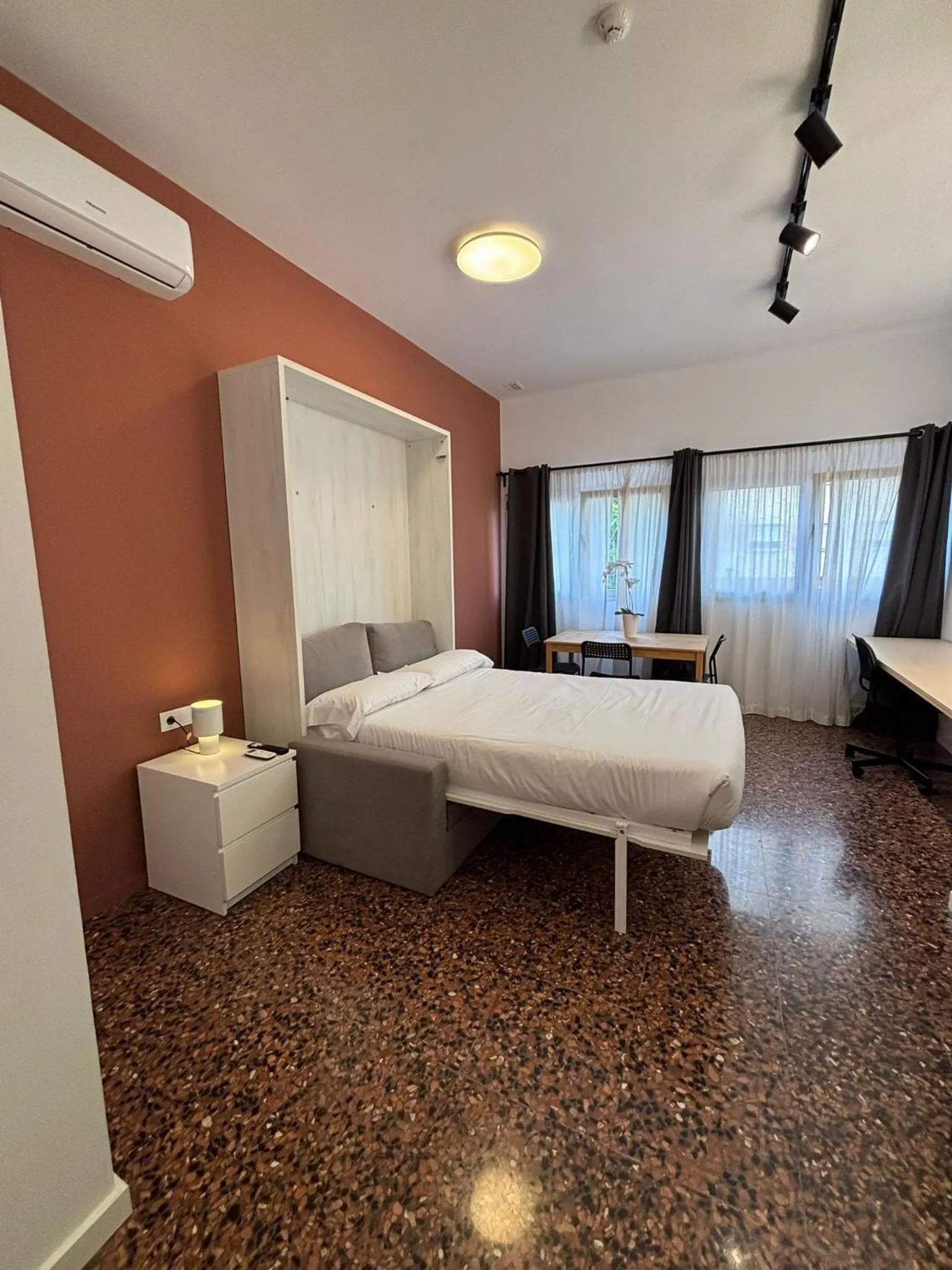 Bed in Apartahotel Espai Verd Benimaclet