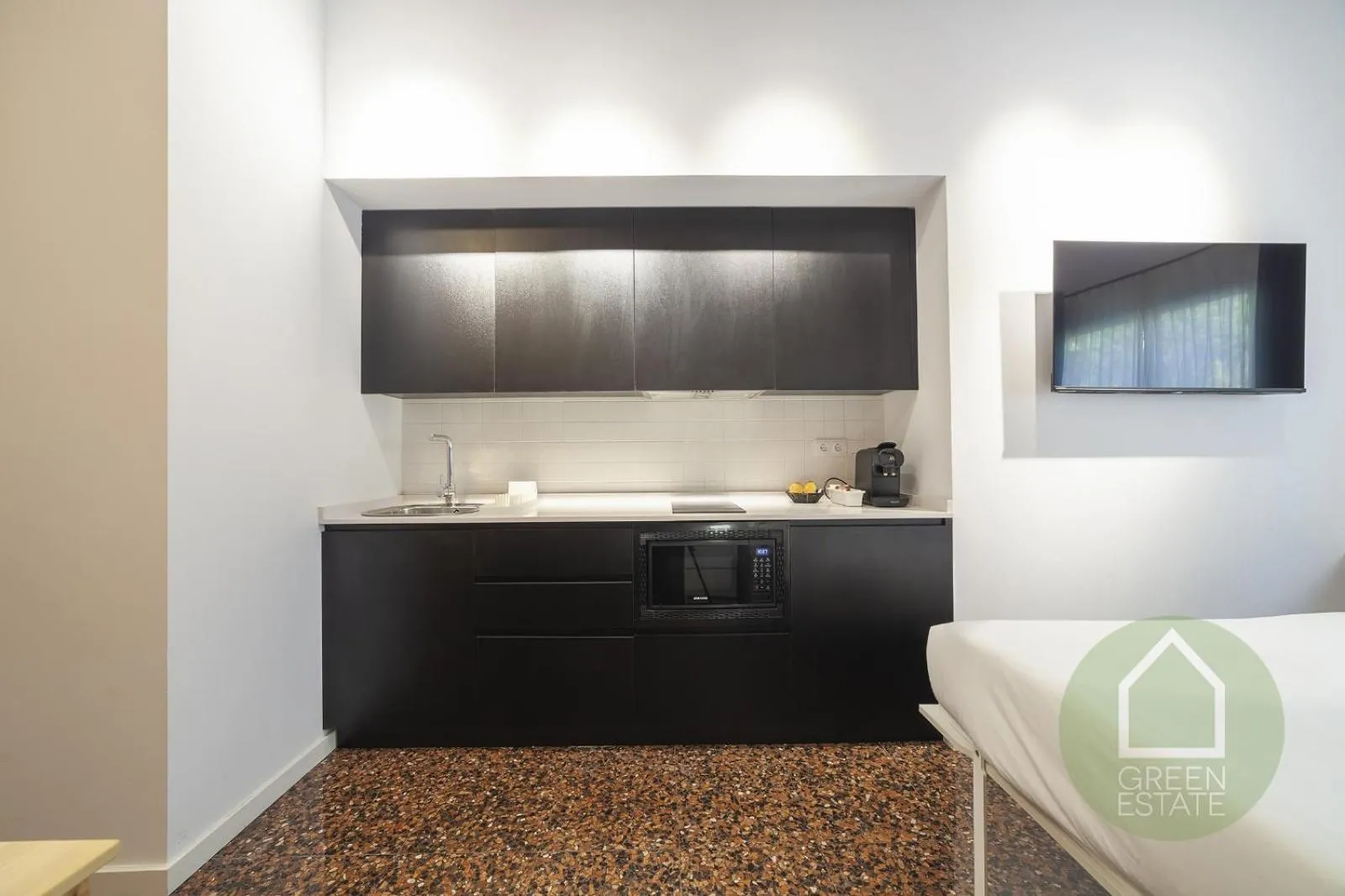 Kitchen or kitchenette in Apartahotel Espai Verd Benimaclet