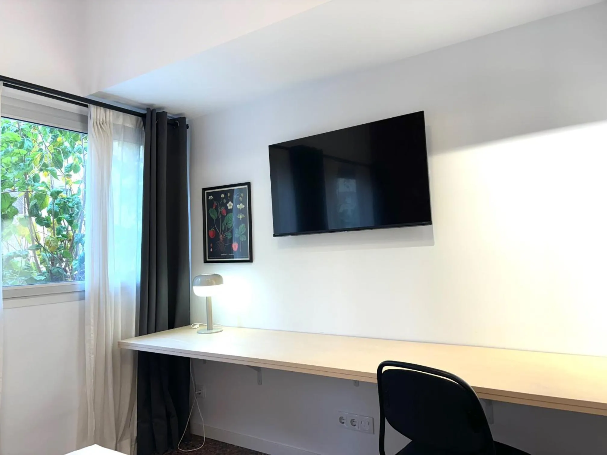 TV and multimedia in Apartahotel Espai Verd Benimaclet