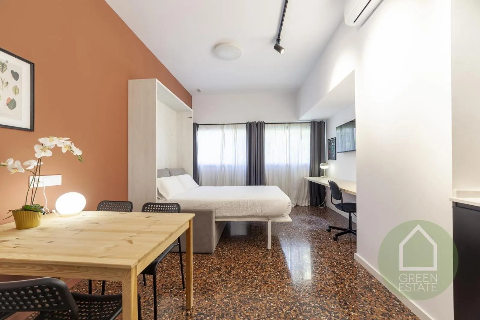 Photo of the whole room, Bed in Apartahotel Espai Verd Benimaclet