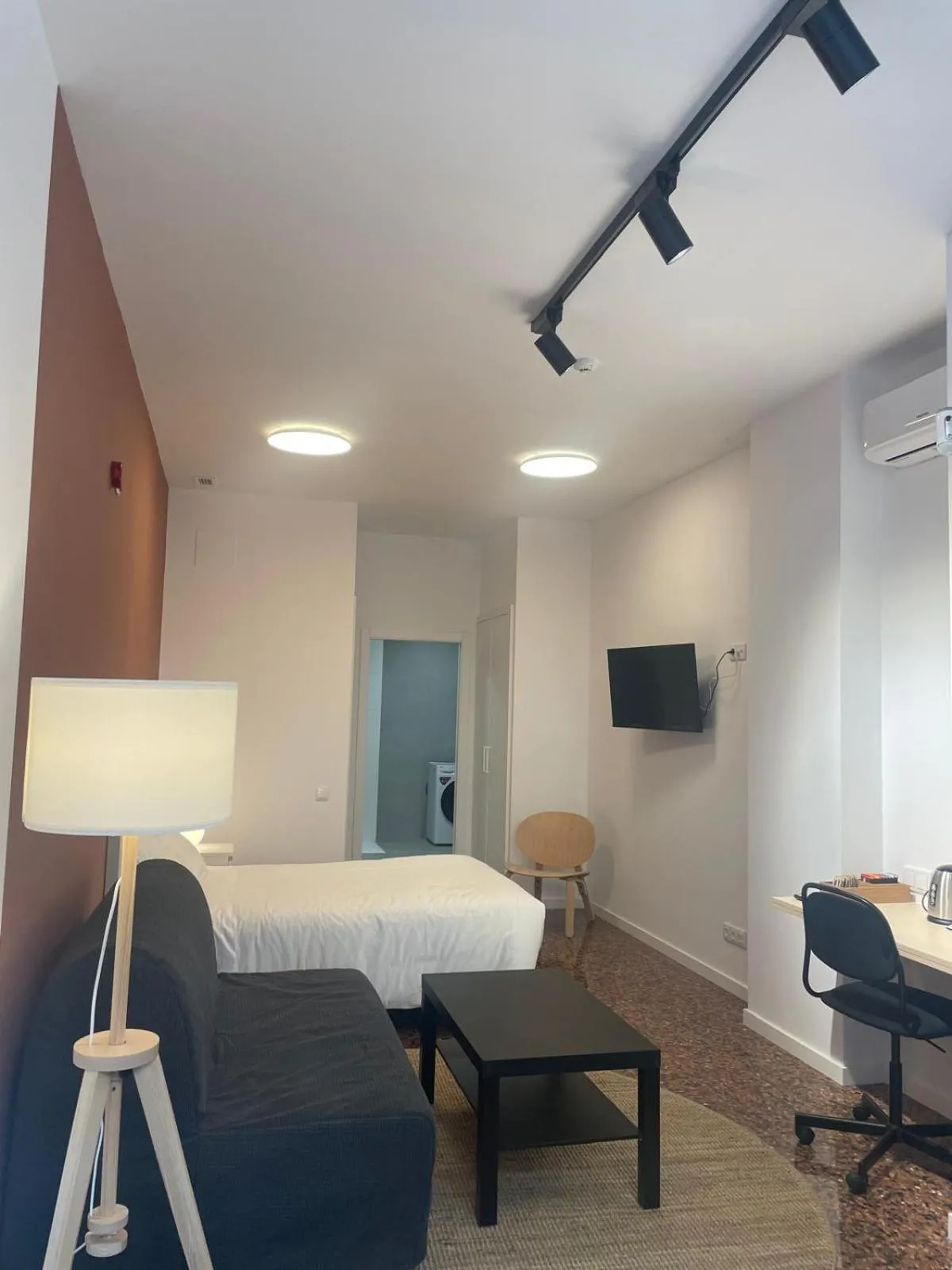 Photo of the whole room, Bed in Apartahotel Espai Verd Benimaclet