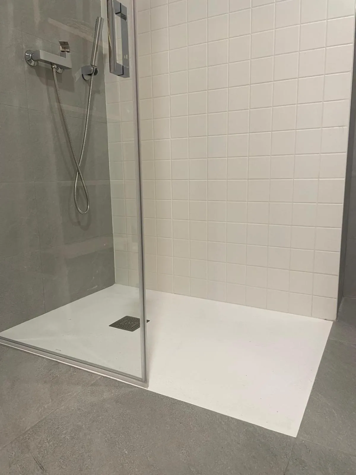 Shower in Apartahotel Espai Verd Benimaclet