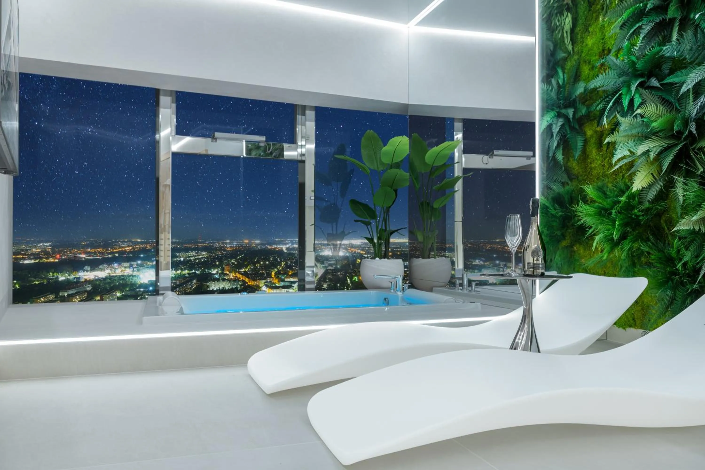 Night in Apartamenty Sky Tower z Jakuzzi Przy Oknie