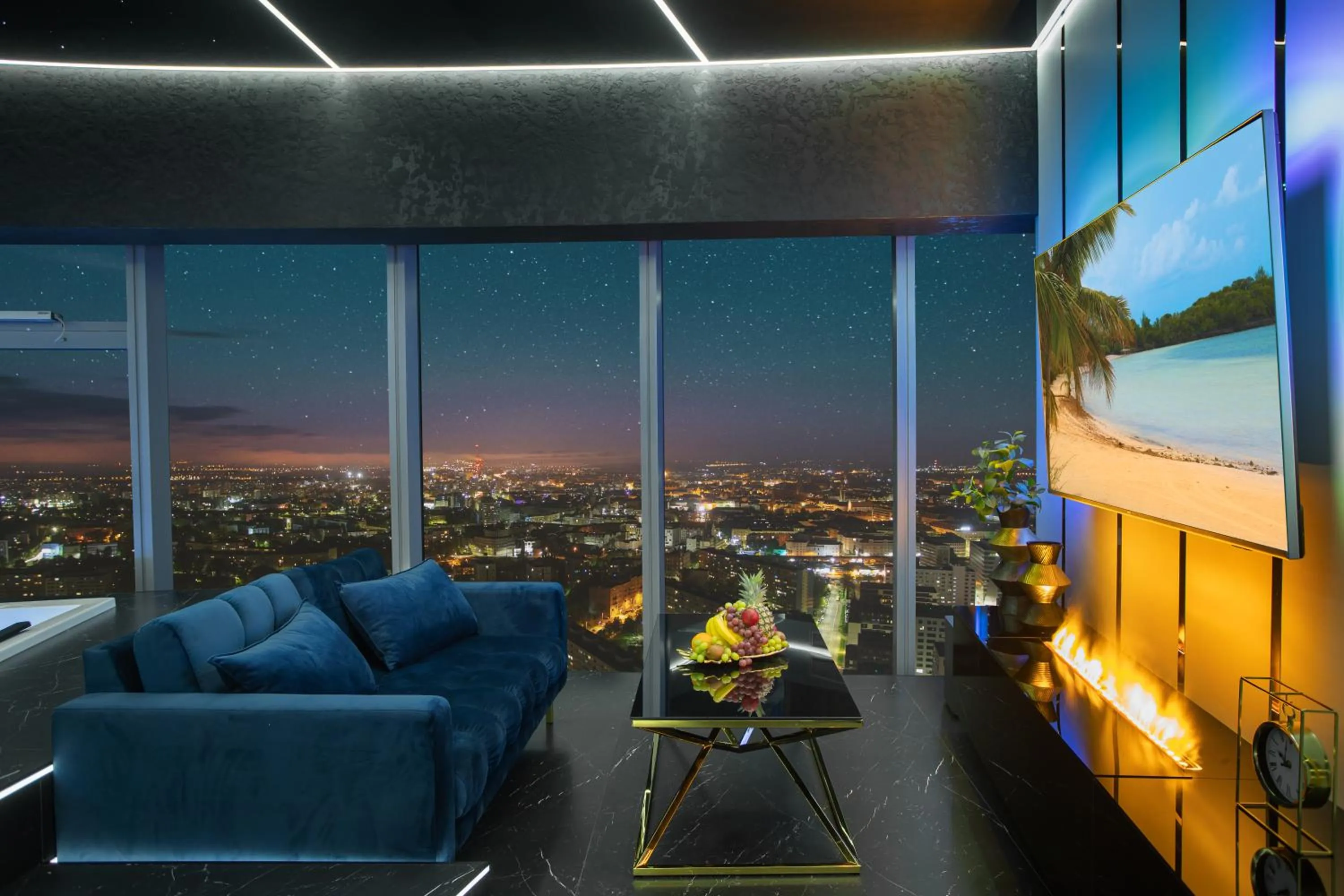 Night in Apartamenty Sky Tower z Jakuzzi Przy Oknie