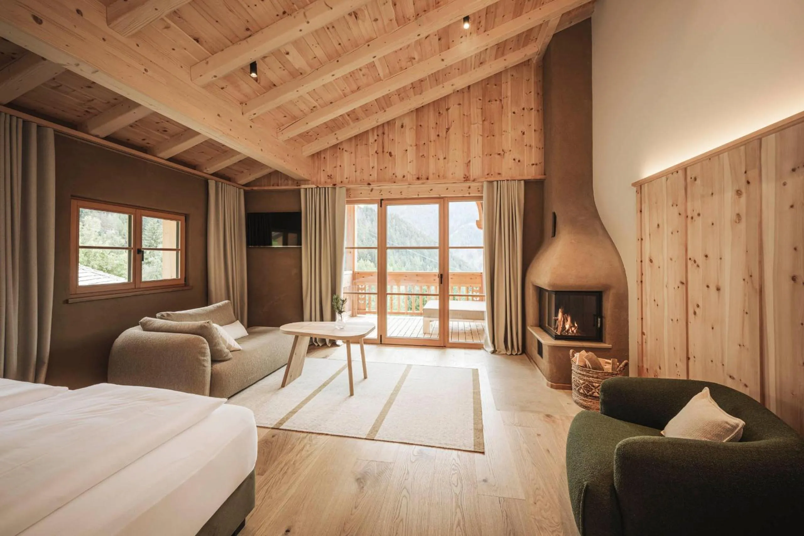 Bed in Naturhotel Lüsnerhof