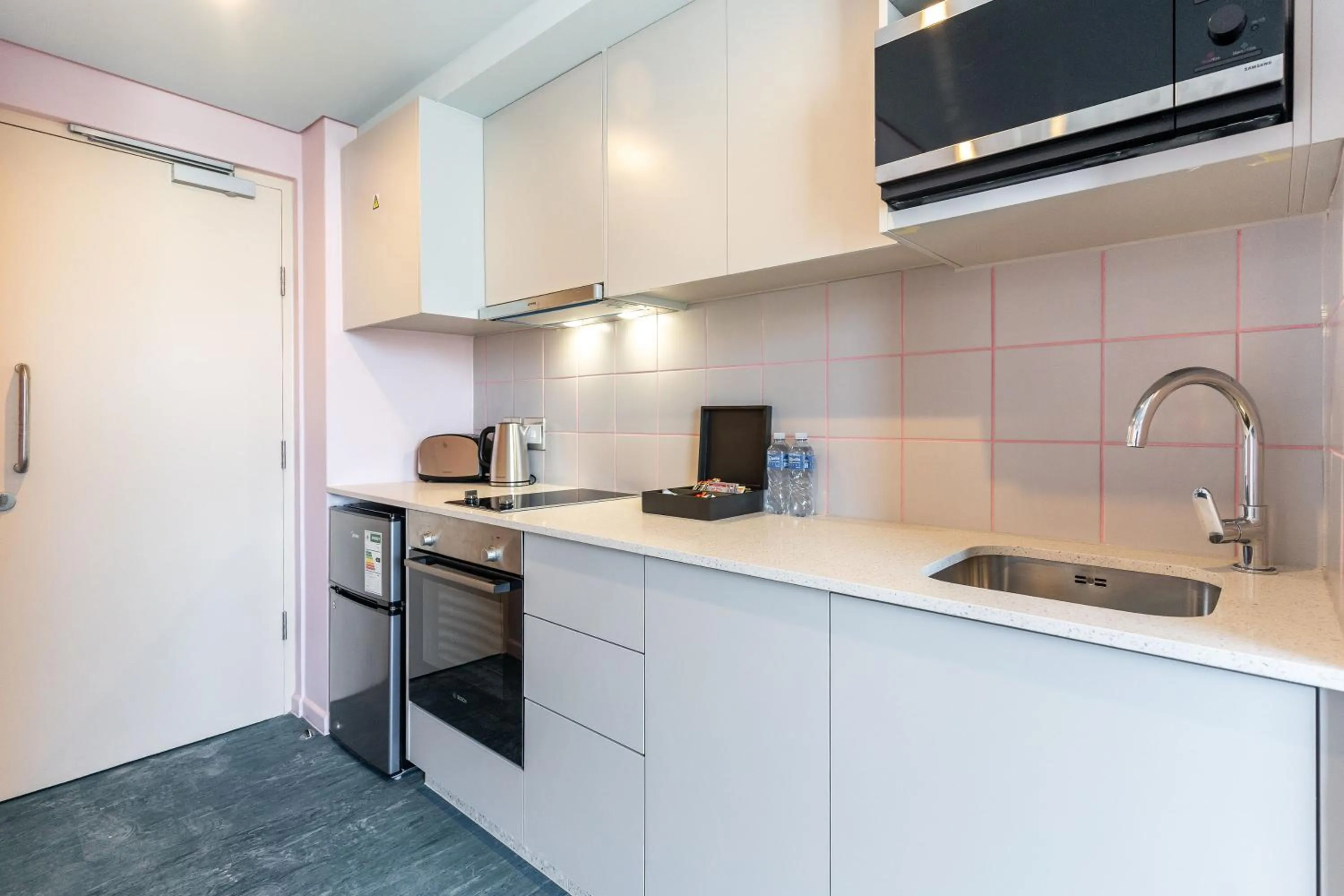 Kitchen or kitchenette in The Tropicana Hotel