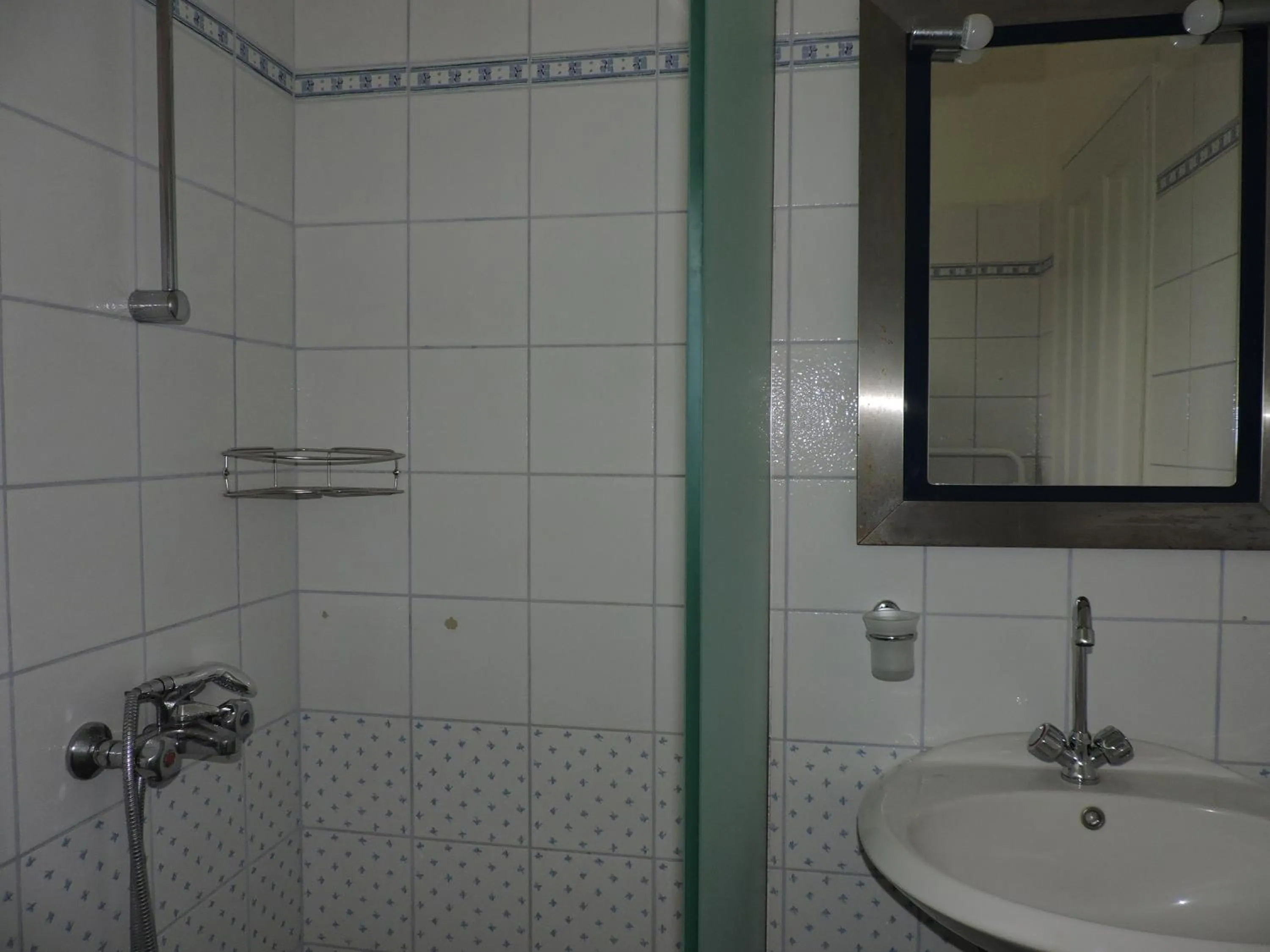 Shower in Villa Theodora