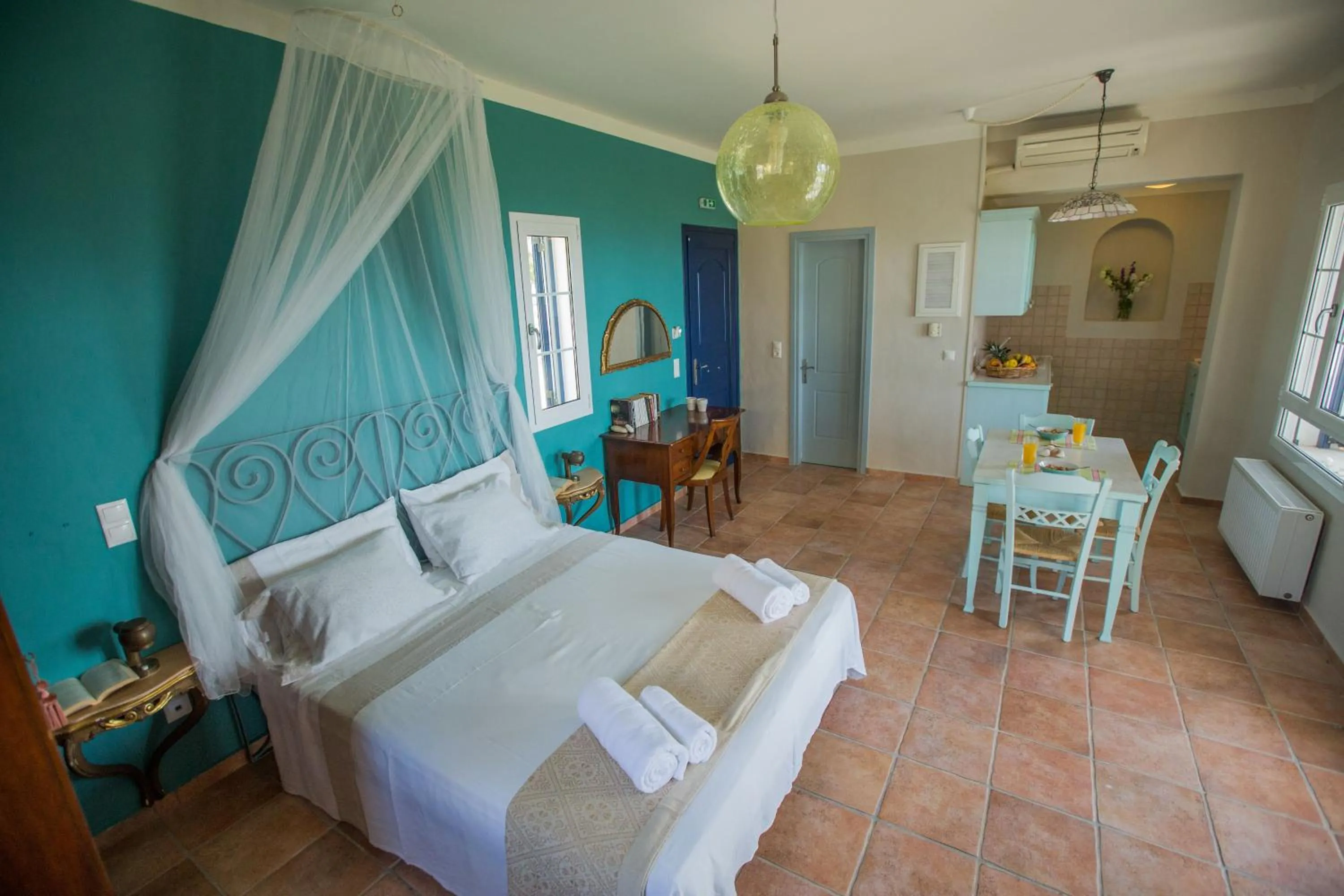 Photo of the whole room, Bed in Villa Theodora