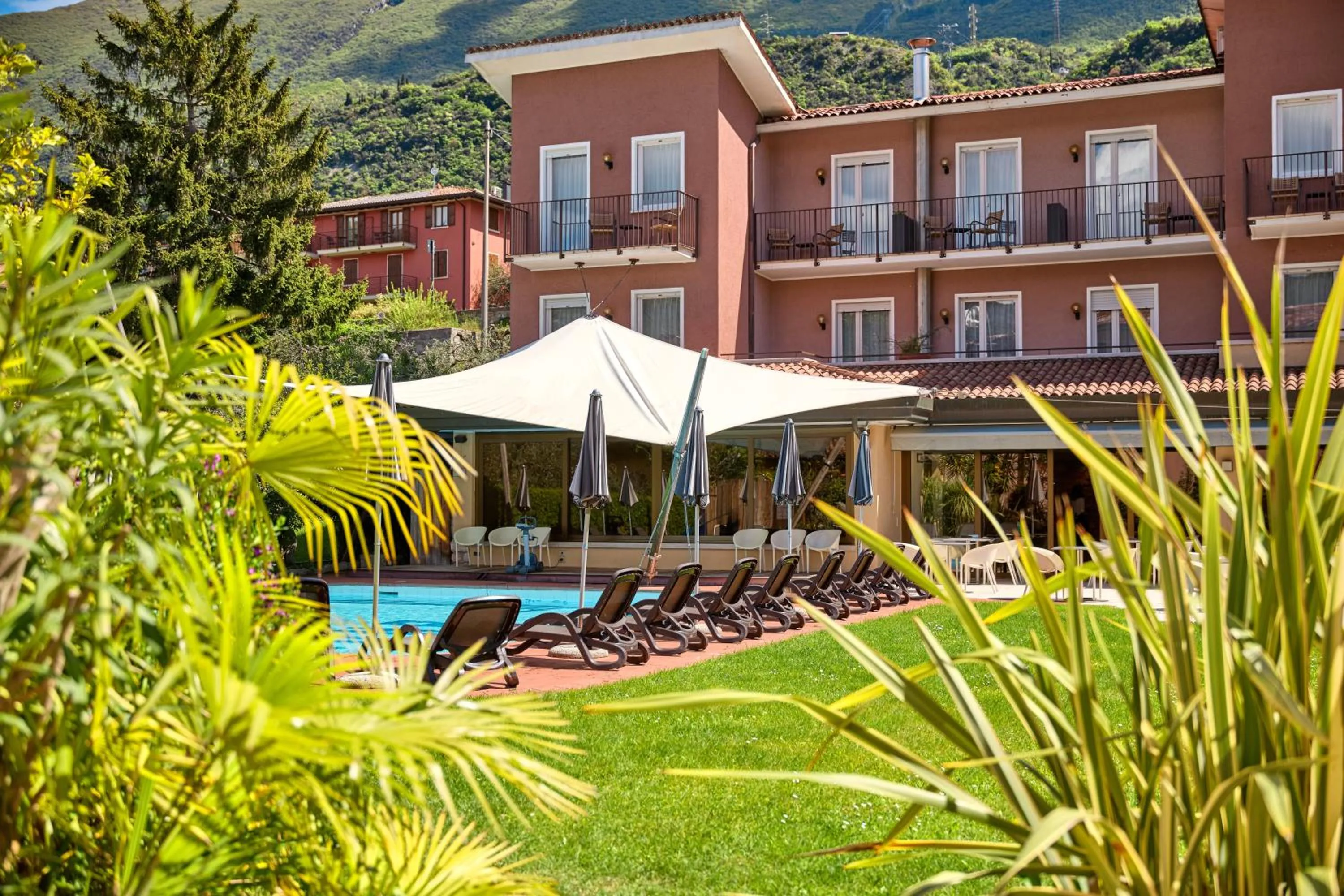 Facade/entrance in Hotel Luna Rossa