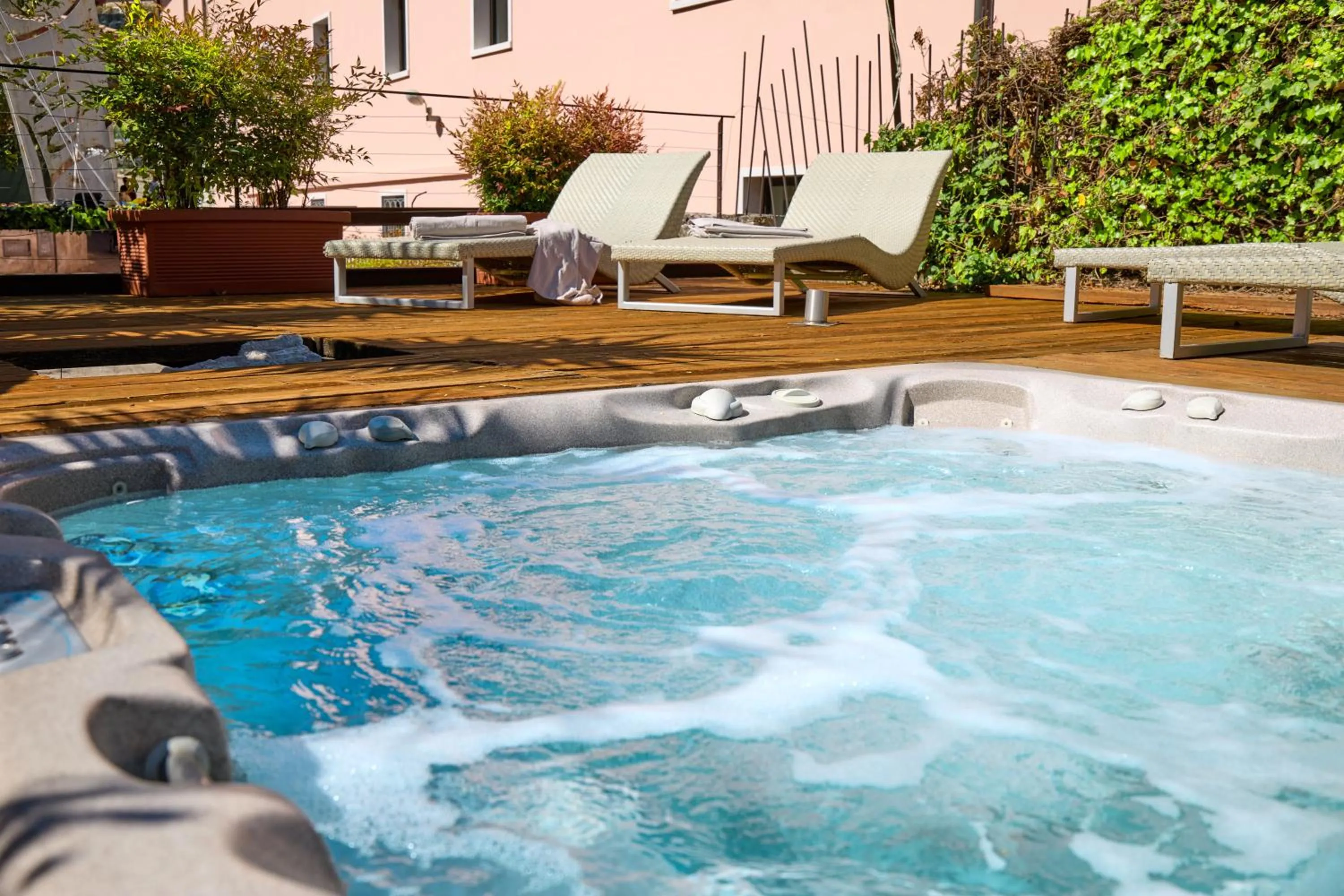 Hot Tub in Hotel Luna Rossa