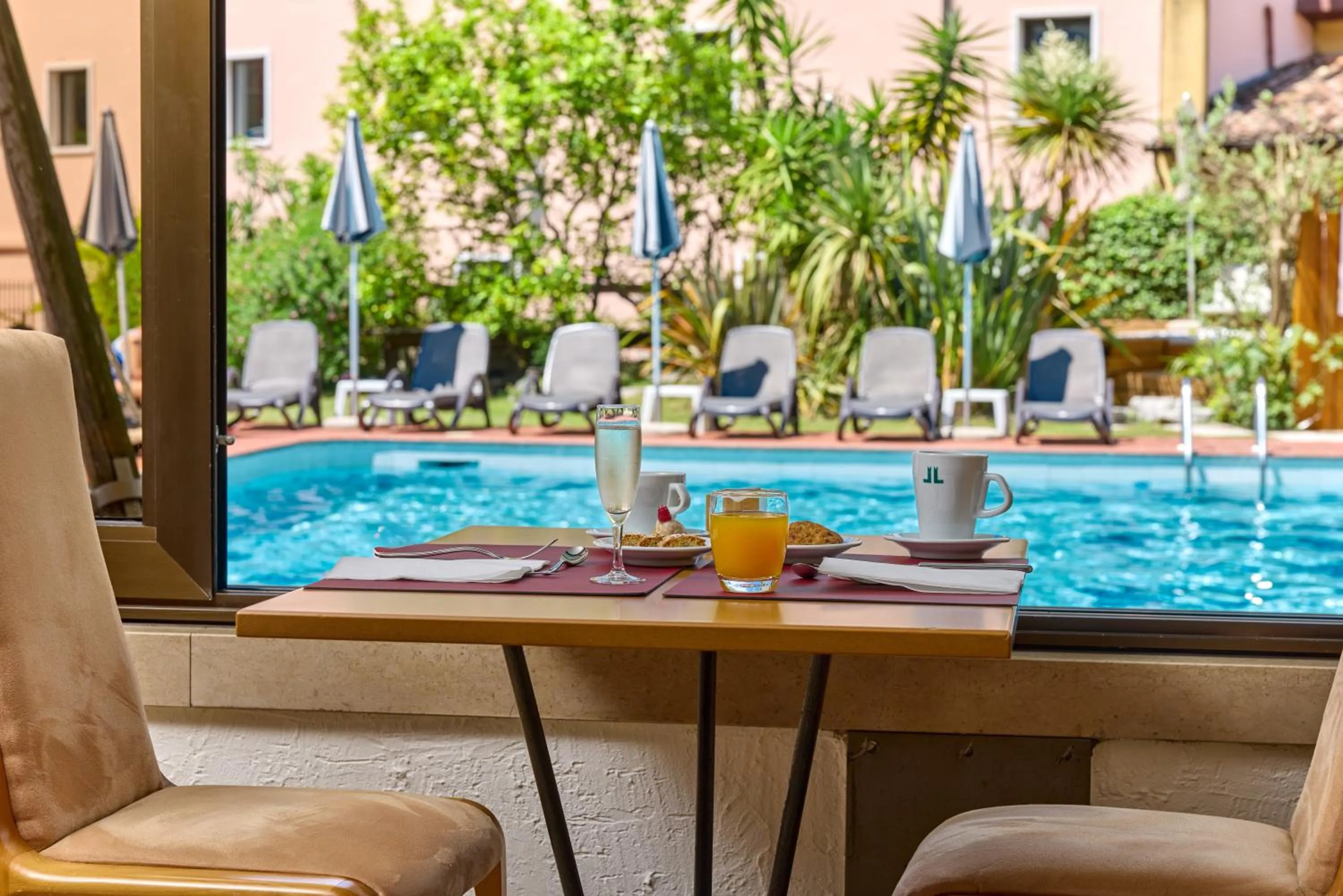 Swimming pool in Hotel Luna Rossa