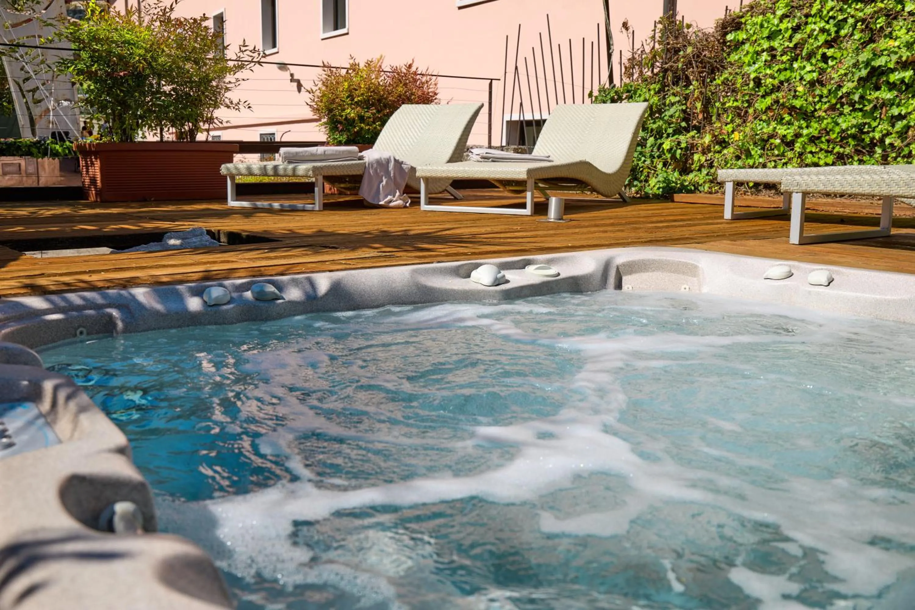 Hot Tub in Hotel Luna Rossa