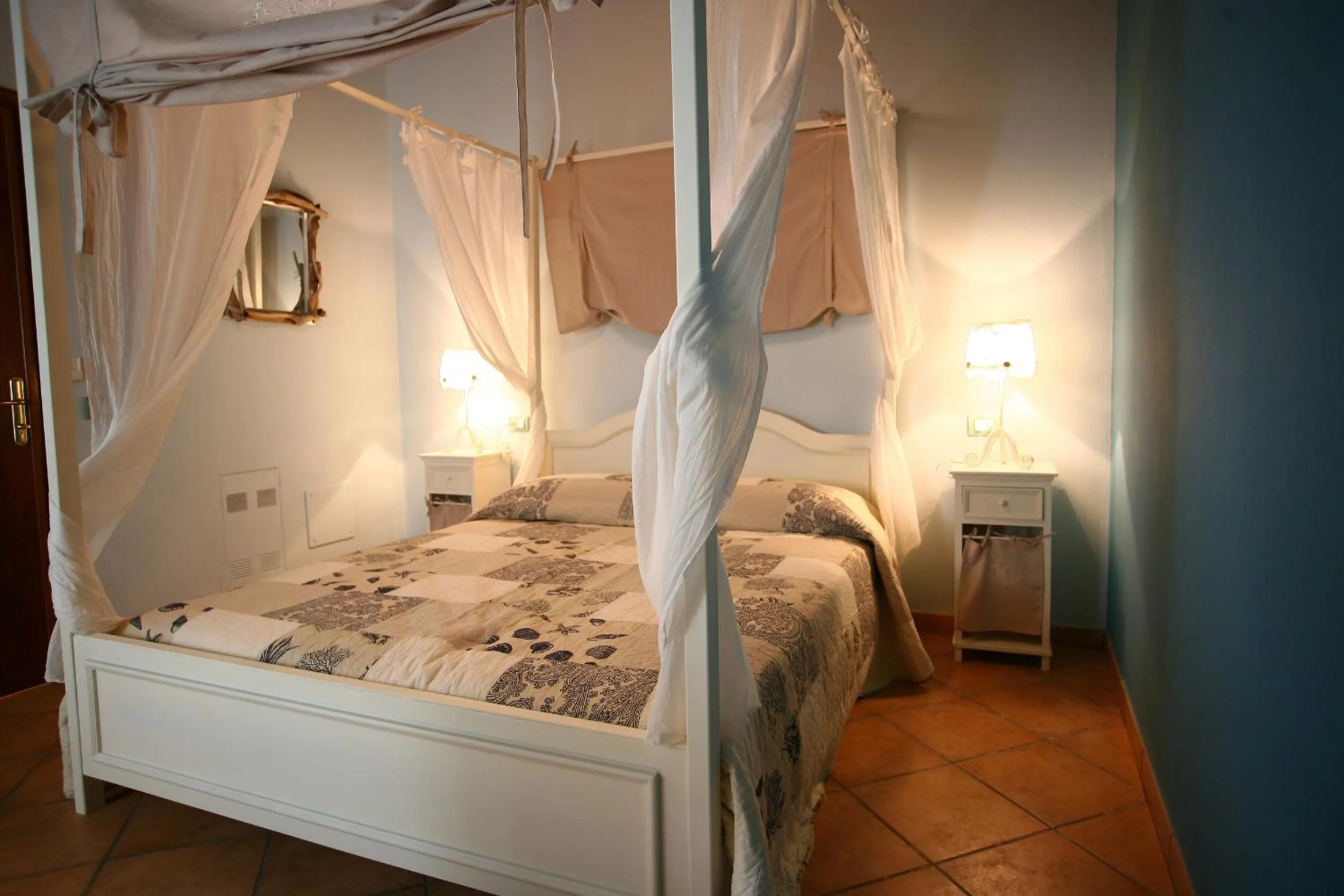 Photo of the whole room, Bed in Villa Camurana