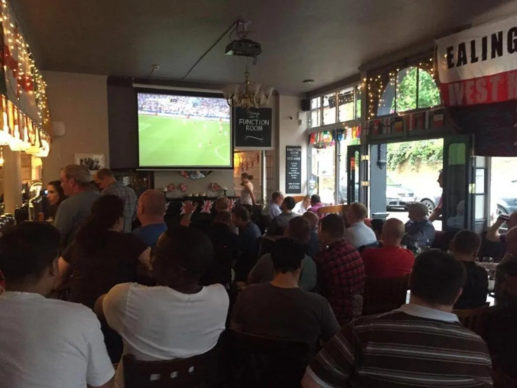 Lounge or bar in The Kings Arms