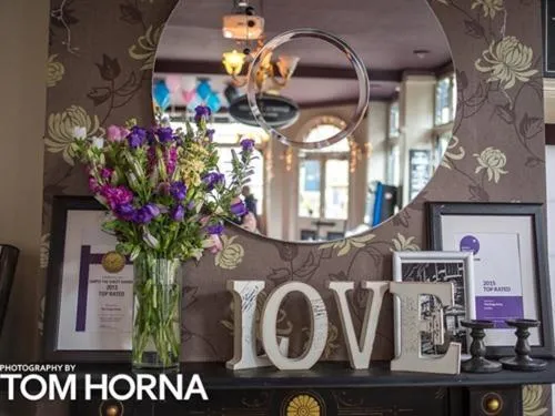 Lounge or bar in The Kings Arms