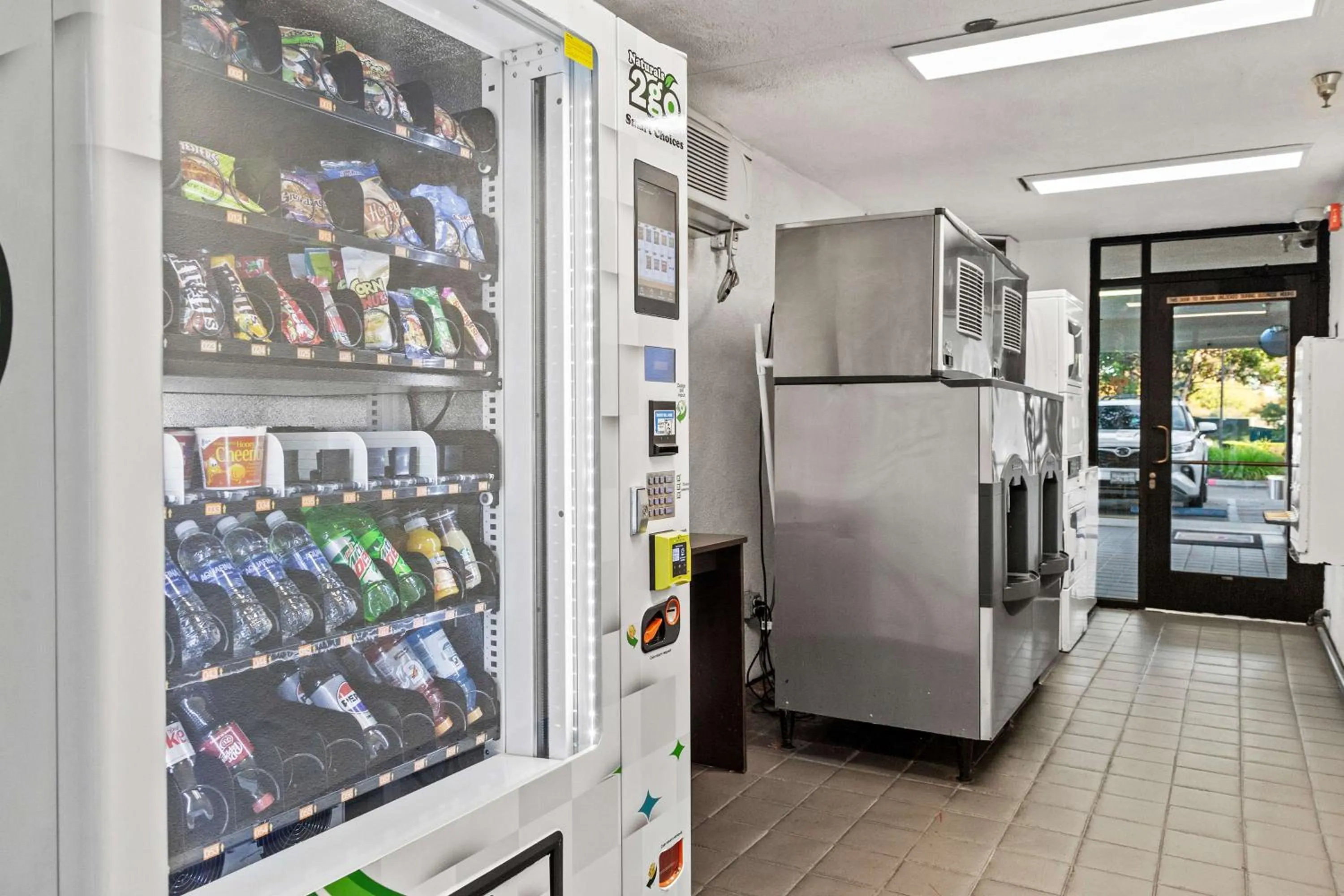 Property building in Studio 6 San Luis Obispo, CA South