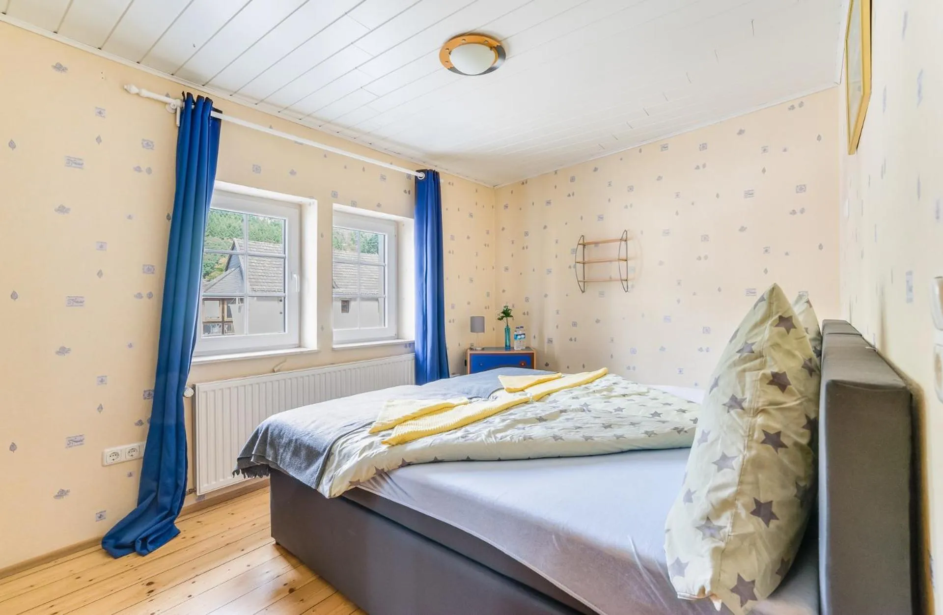 Photo of the whole room, Bed in Nurburgring Rooms Pinocchio