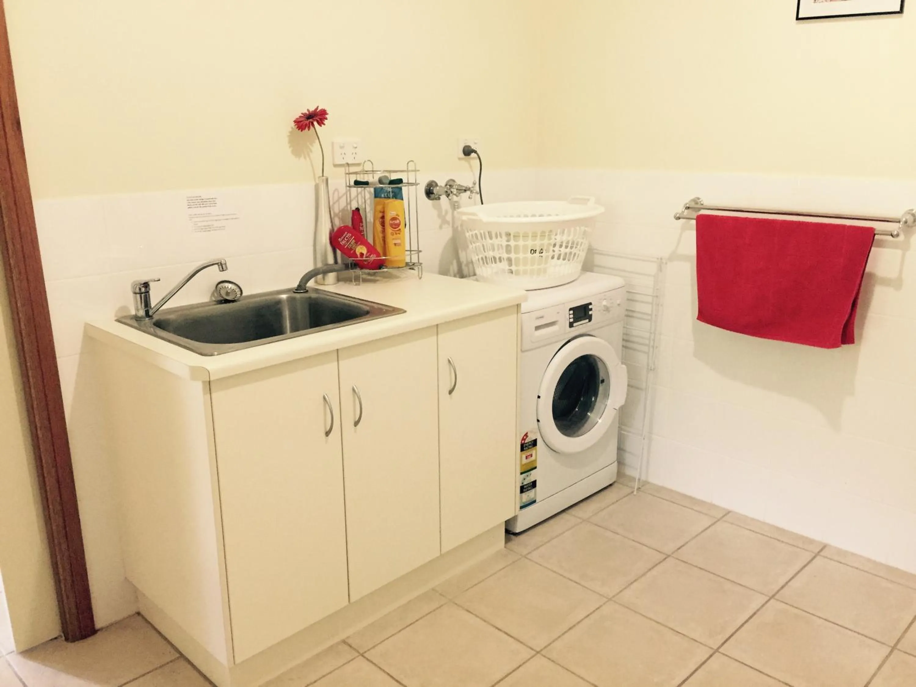 Bathroom in Clarevale Cottage B&B