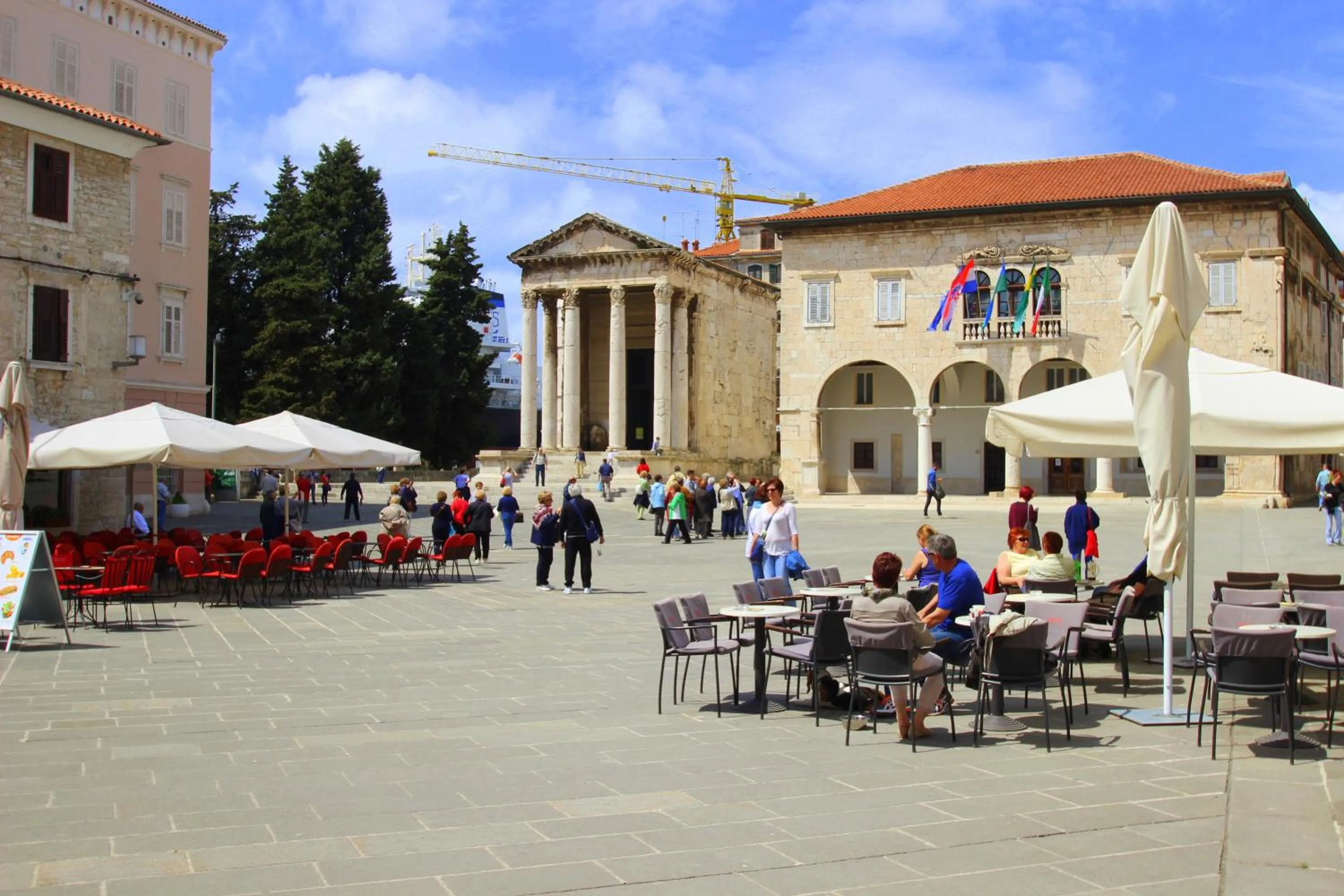 Day in Top Center Rooms & Studio