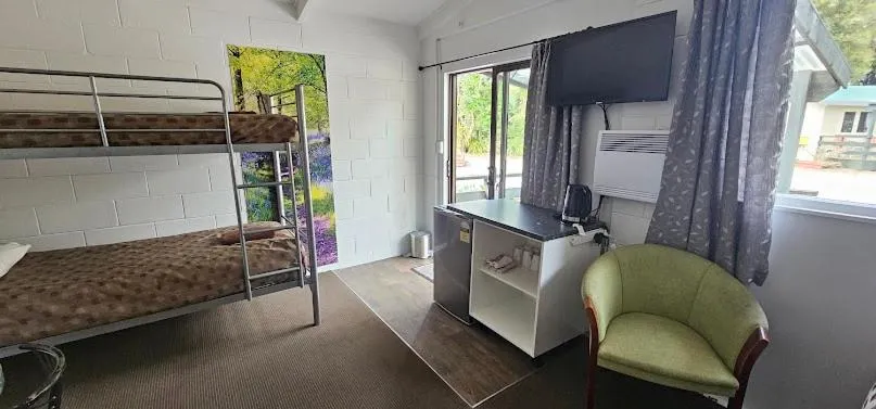 Bed in Westport Kiwi Holiday Park & Motels