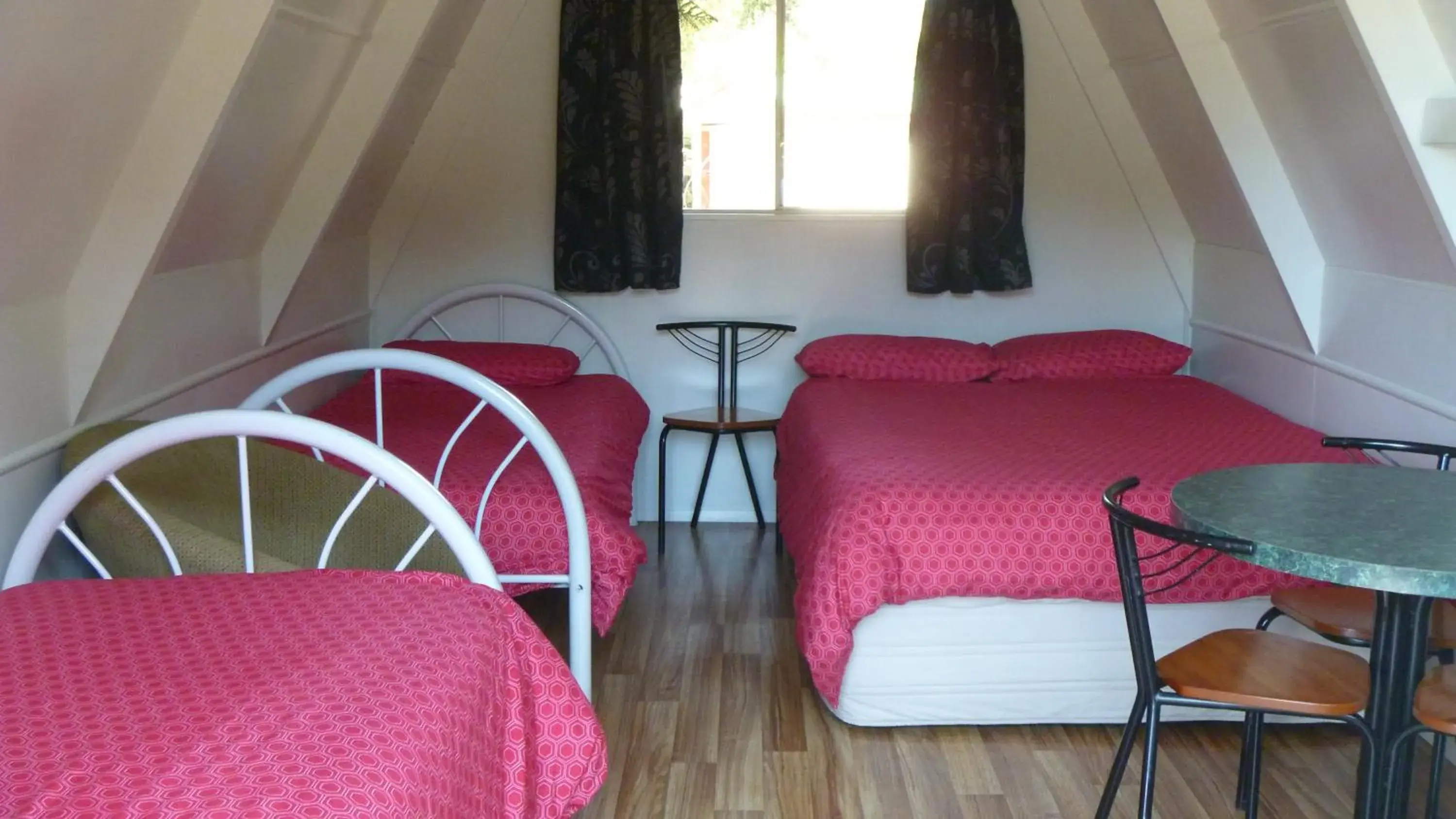 King Chalet in Westport Kiwi Holiday Park & Motels King Chalet in Westport Kiwi Holiday Park & Motels