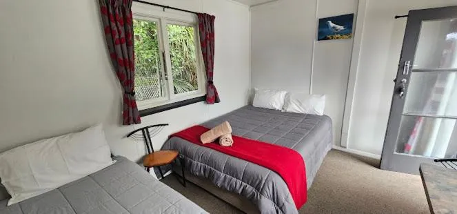 Bed in Westport Kiwi Holiday Park & Motels