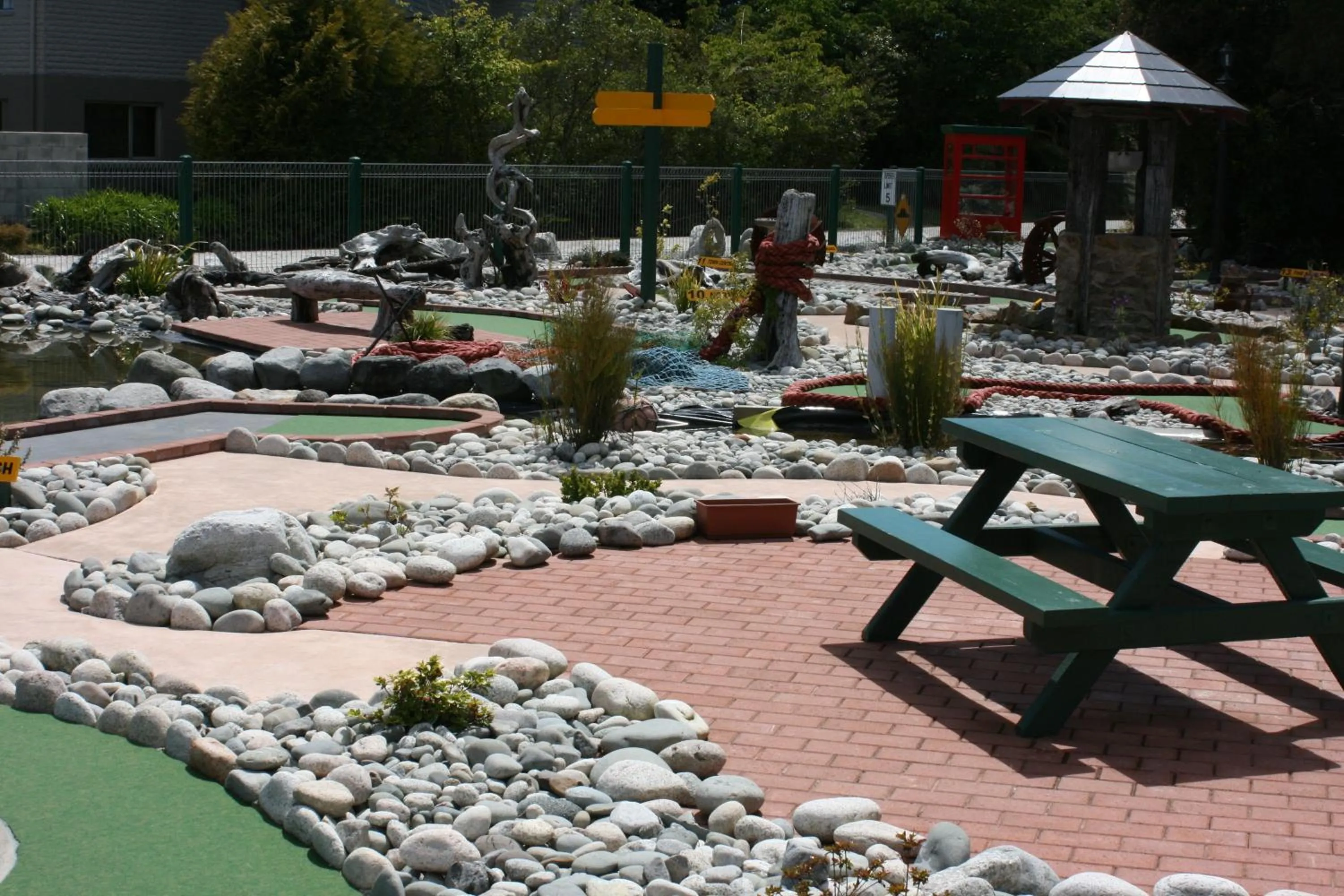 Minigolf in Westport Kiwi Holiday Park & Motels