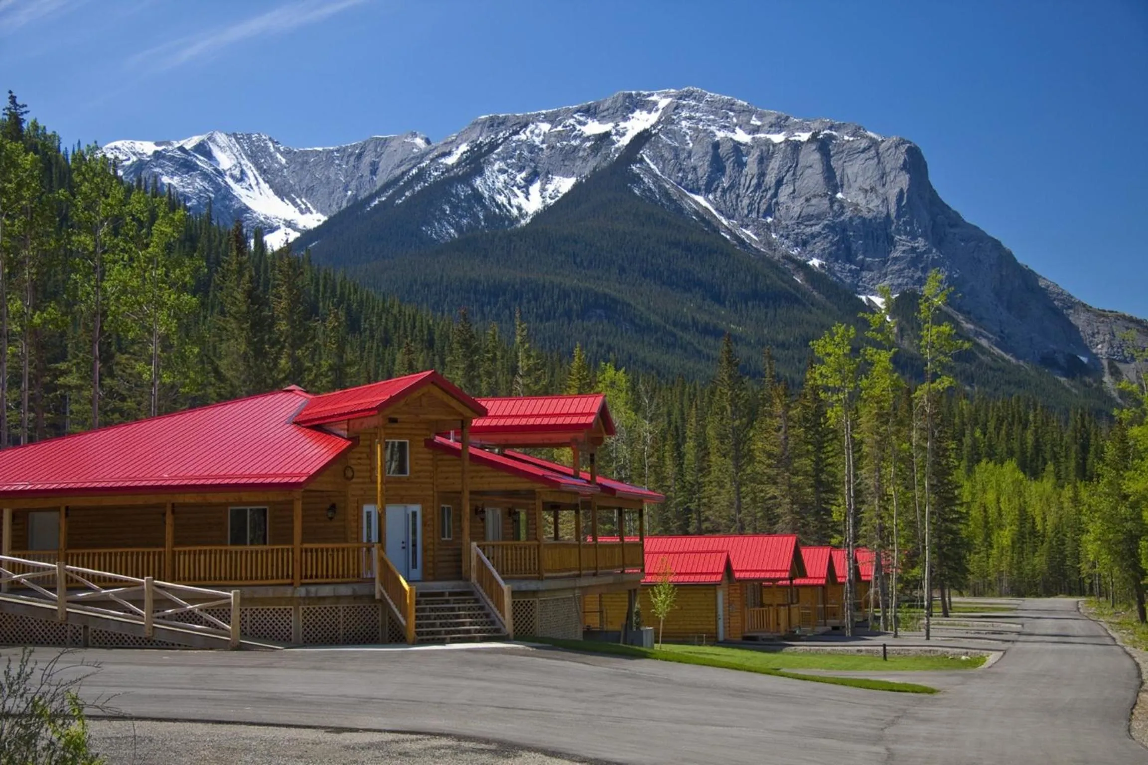 Facade/entrance in Jasper East Cabins