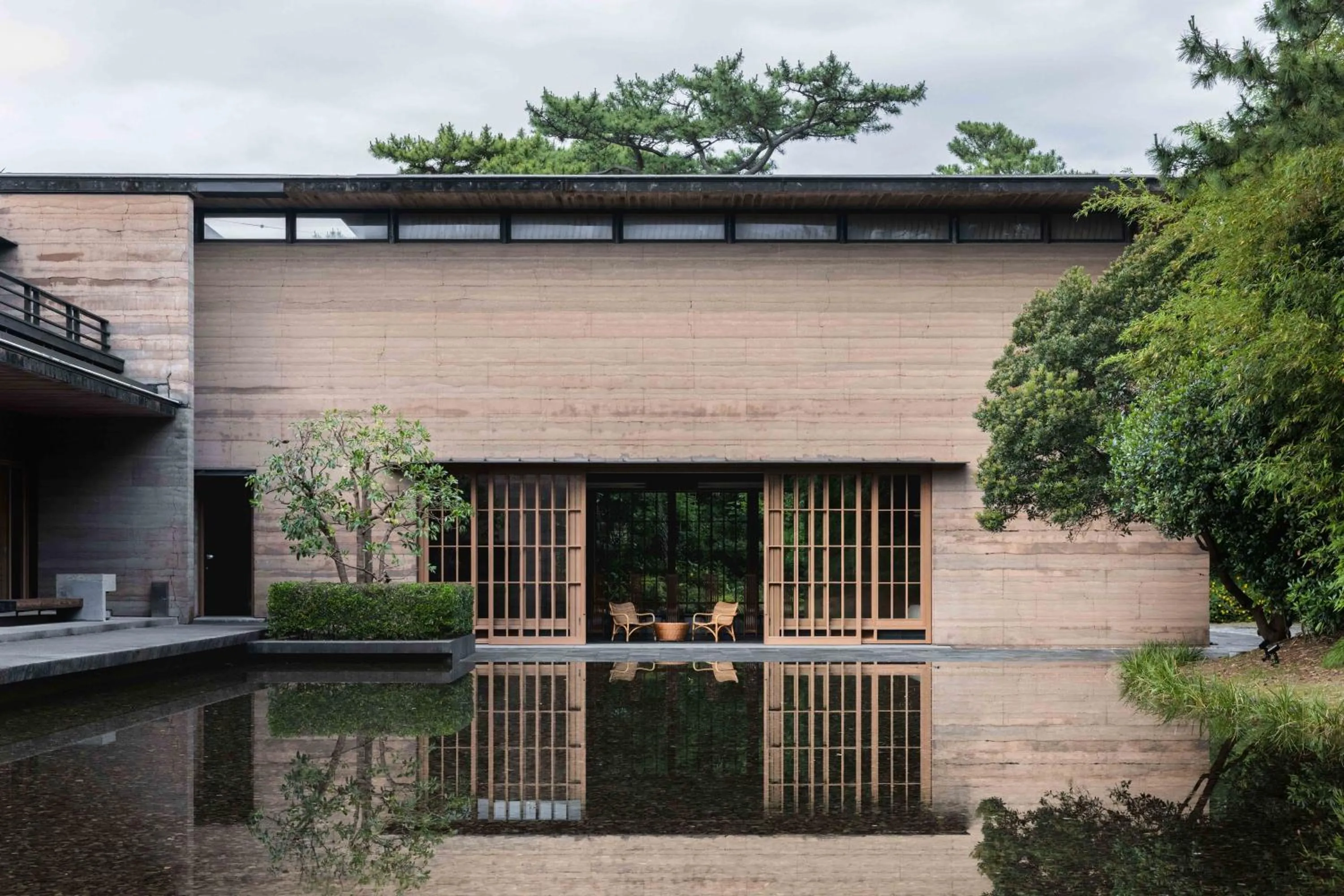 Property building in Numazu Club