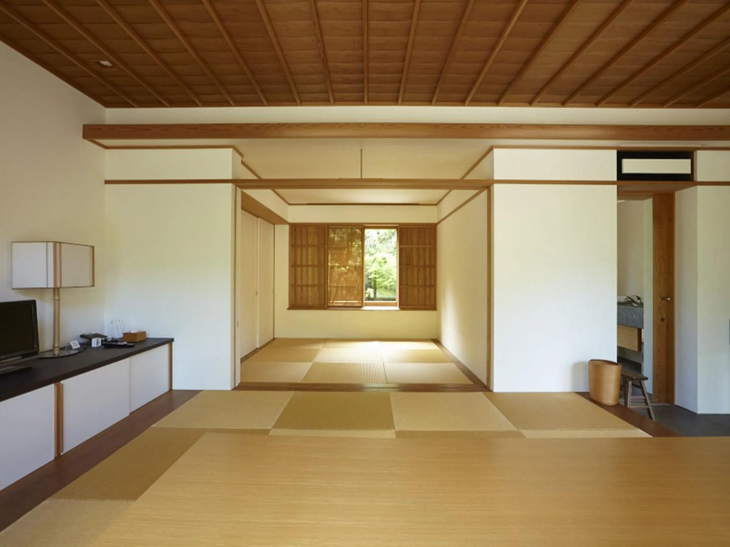 Photo of the whole room in Numazu Club