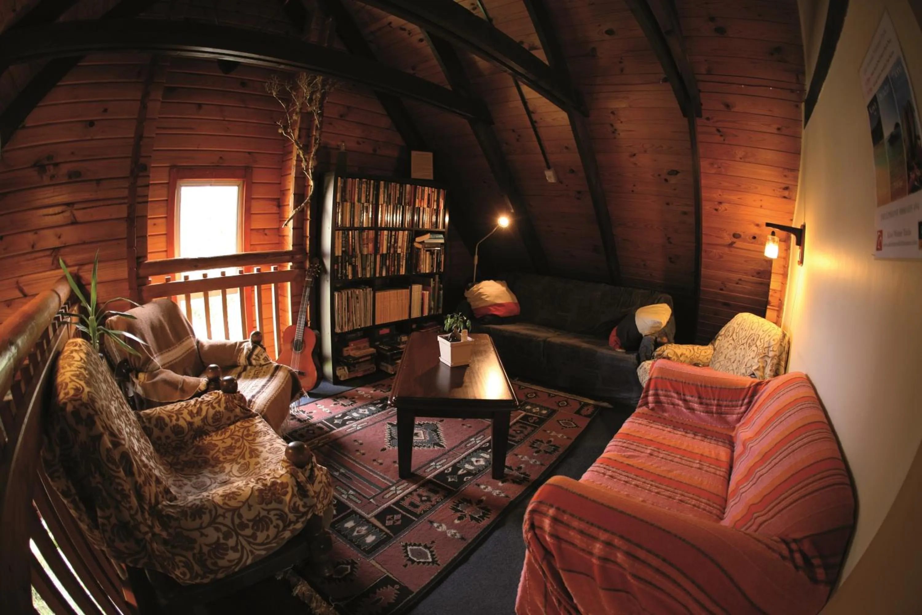 Communal lounge/ TV room in Hanmer Backpackers