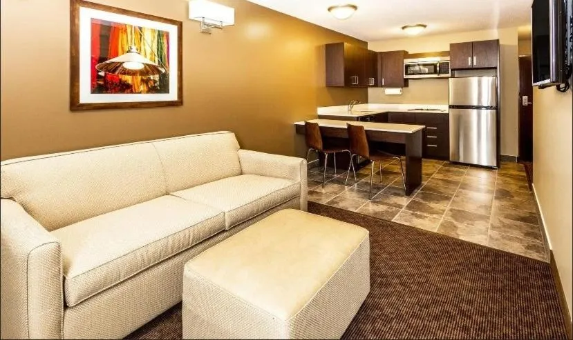 Kitchen or kitchenette in Microtel Inn & Suites by Wyndham Whitecourt