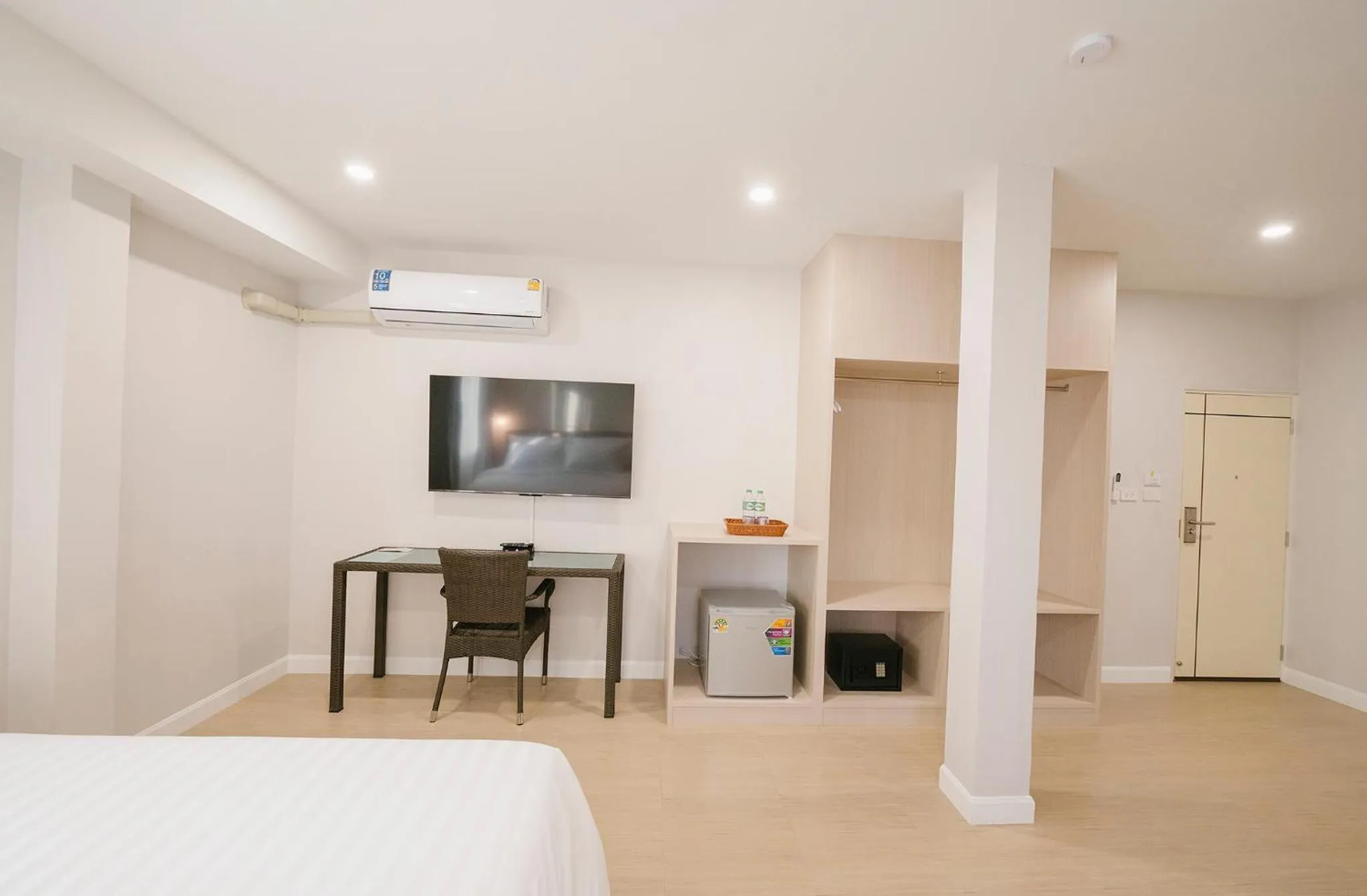 TV and multimedia, Bed in Eng Fah Luang Hotel