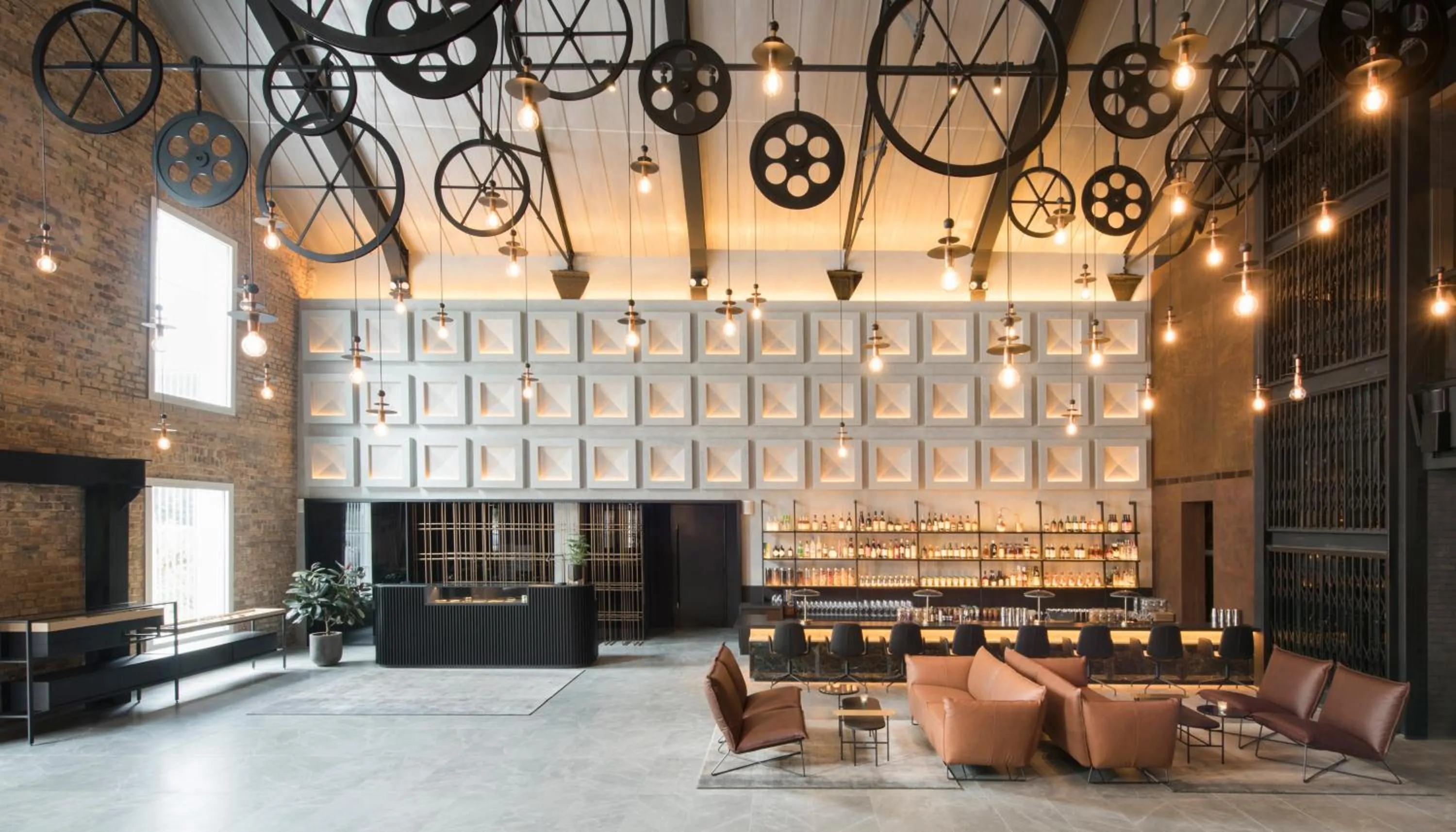 Lounge or bar in The Warehouse Hotel, Singapore, a Member of Design Hotels