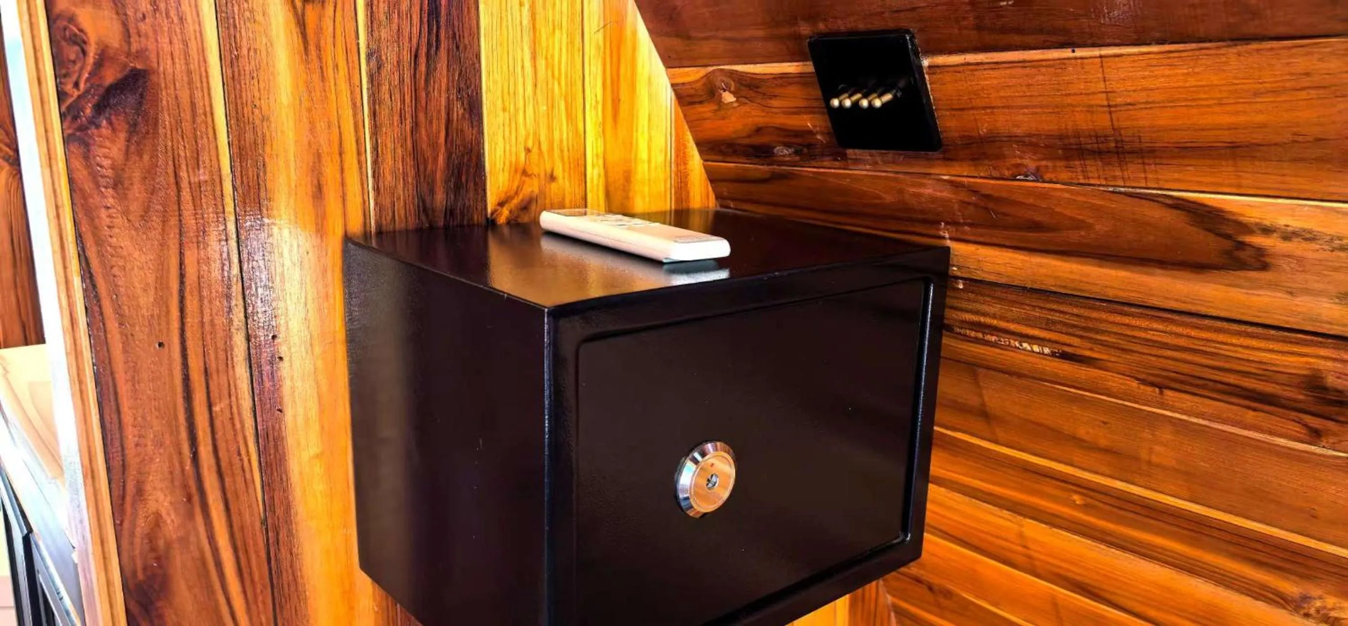 safe in Pont Inn Nong Khiaw