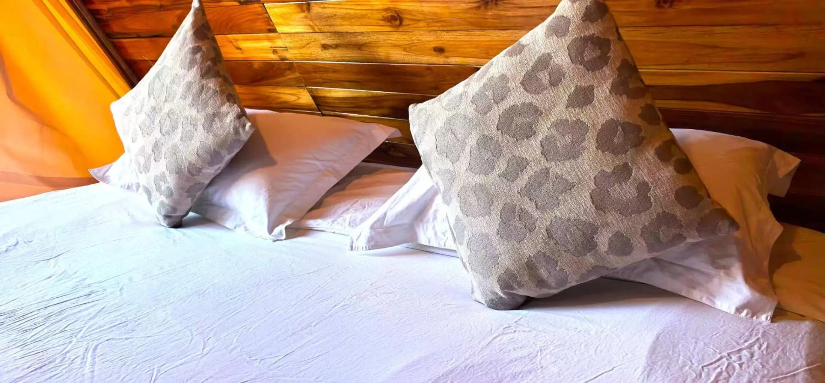 Bed in Pont Inn Nong Khiaw