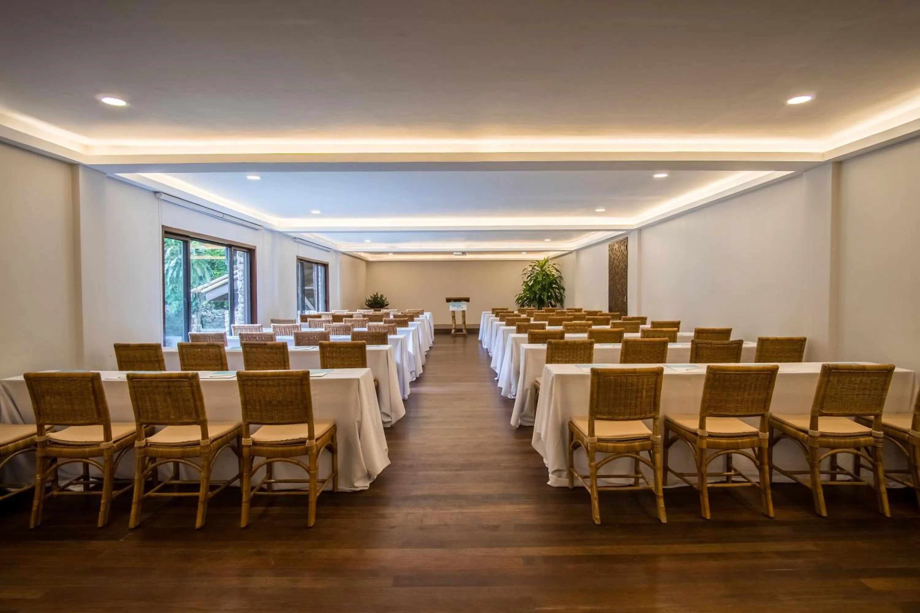 Business facilities in Pearl Farm Beach Resort