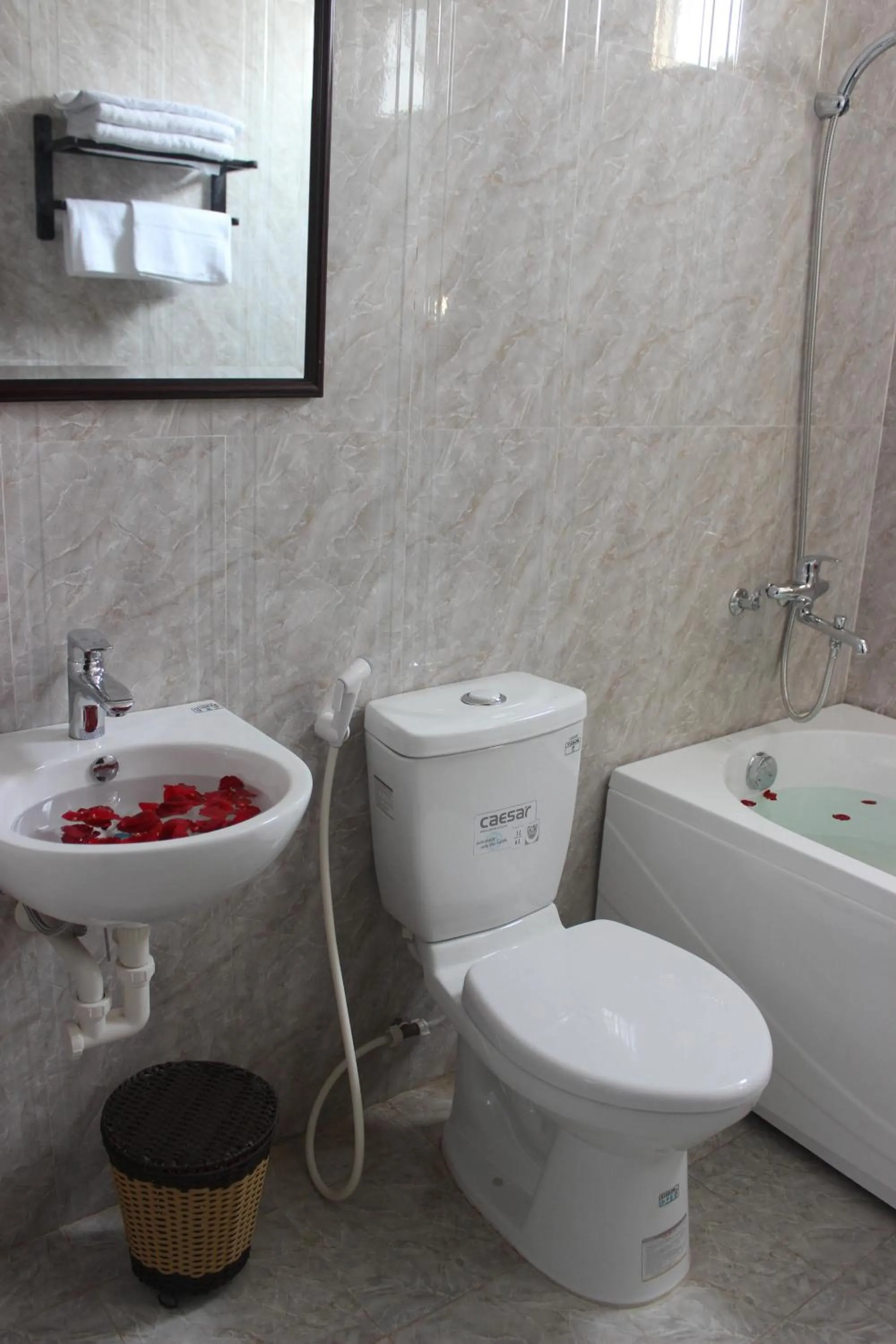 Toilet in Hoi An Viet House Homestay